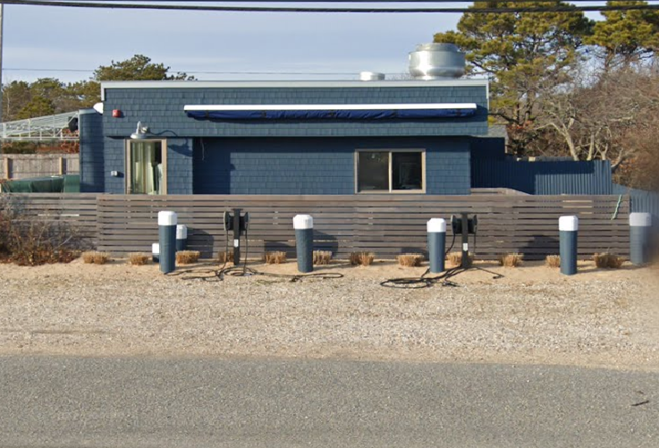 Morty's Oyster Stand Montauk, NY EV Station
