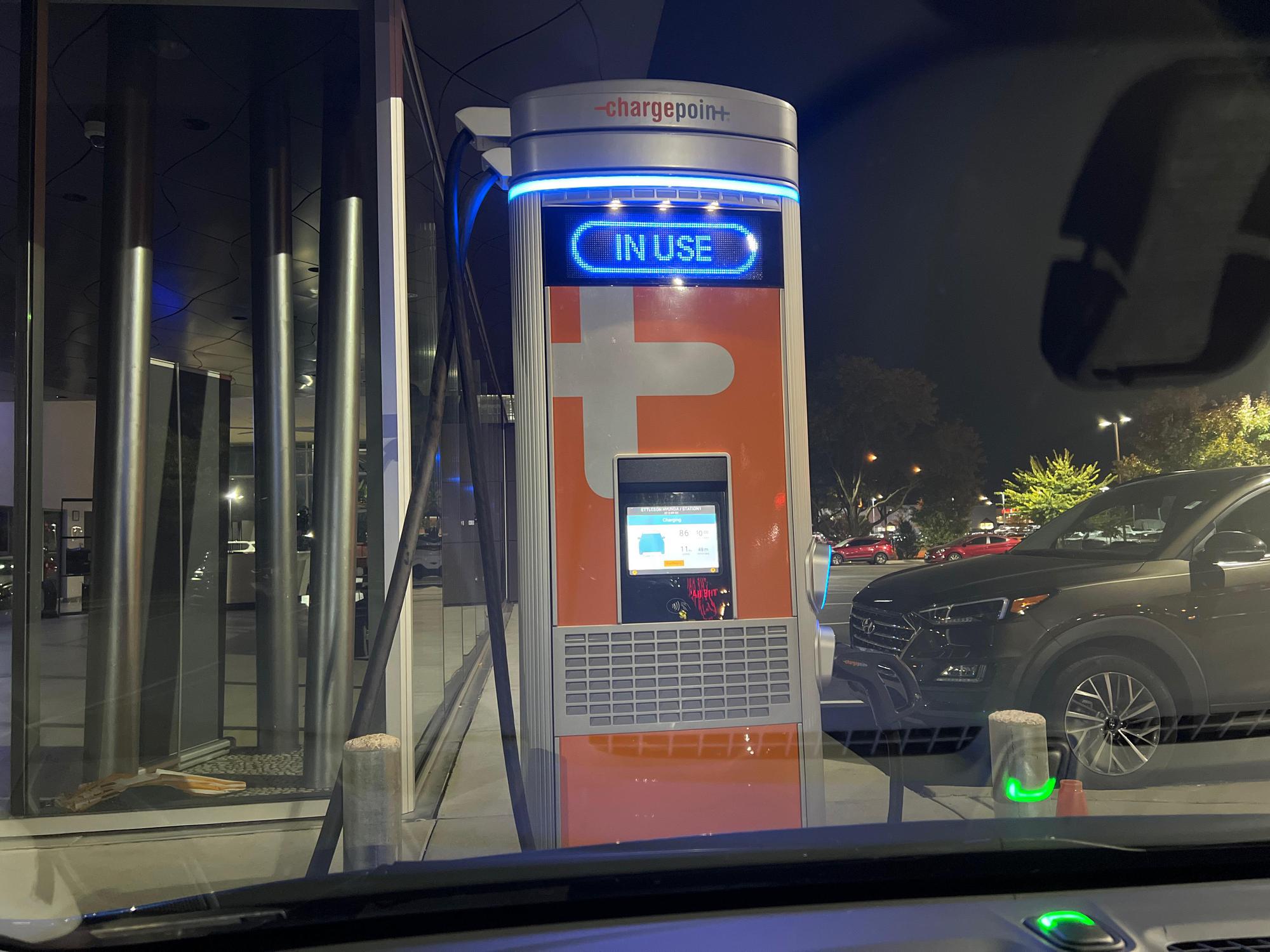 Ettleson Hyundai Countryside, IL EV Station