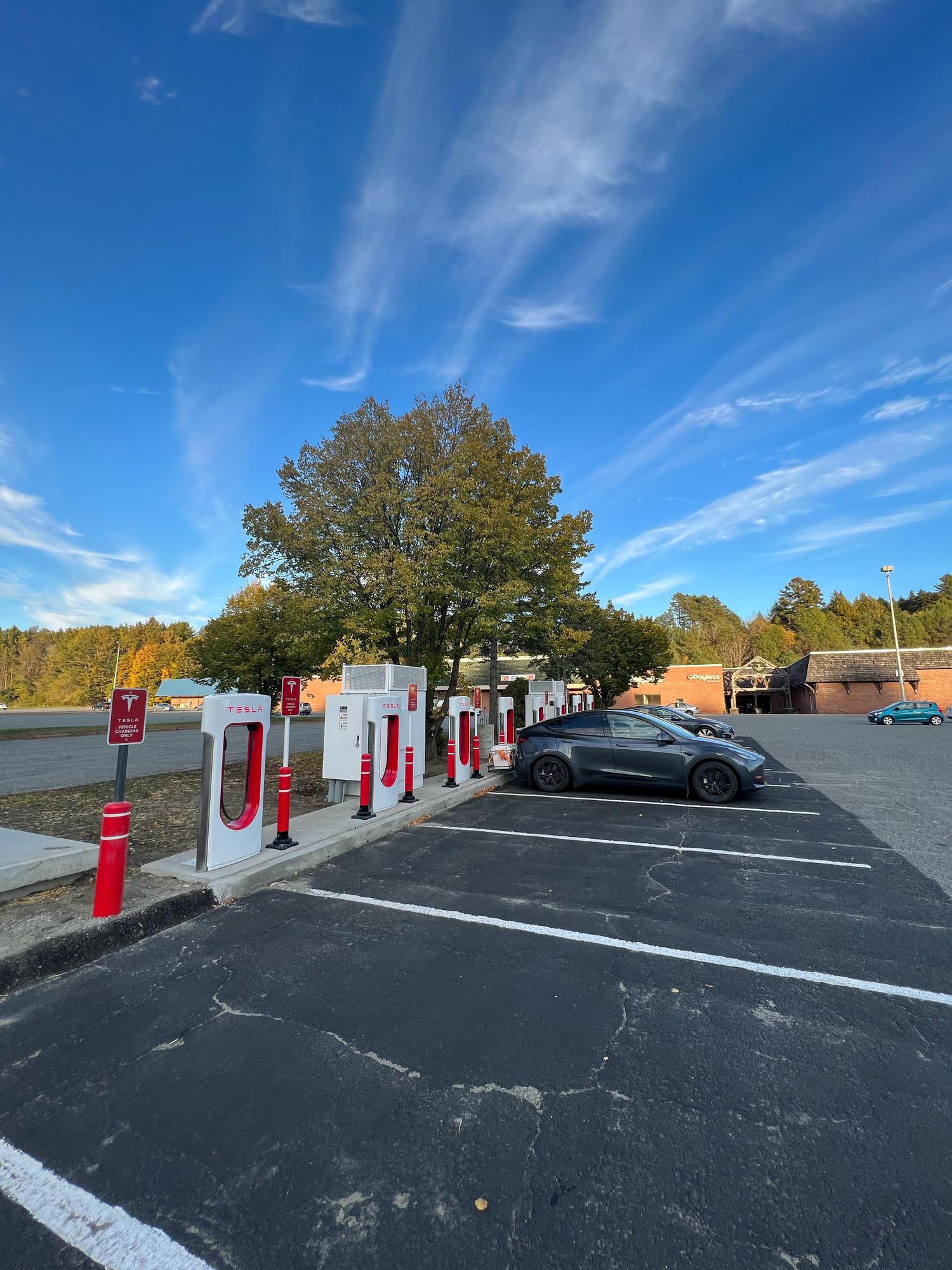 Green Mountain Mall St Johnsbury, VT EV Station