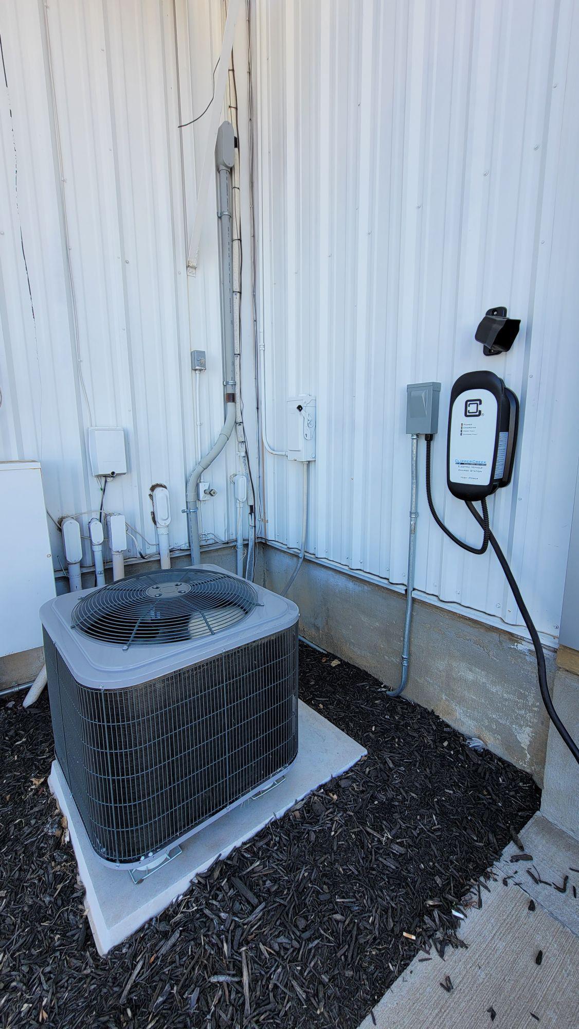 Midway Motors Chevrolet Hutchinson, KS EV Station