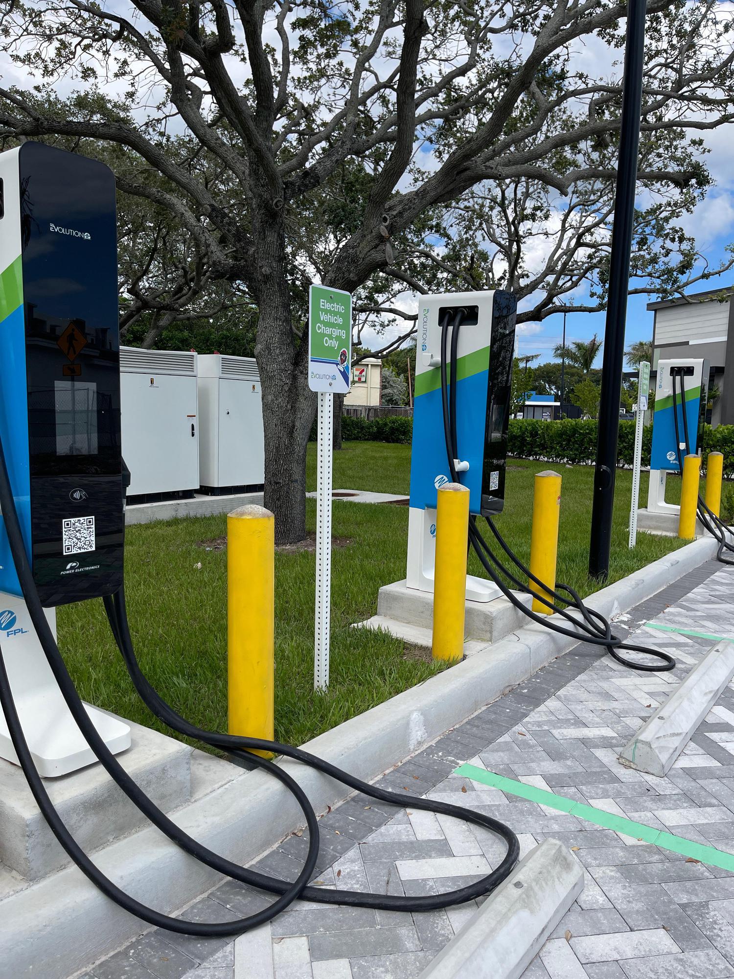 Sprouts Farmers Market Oakland Park, FL EV Station