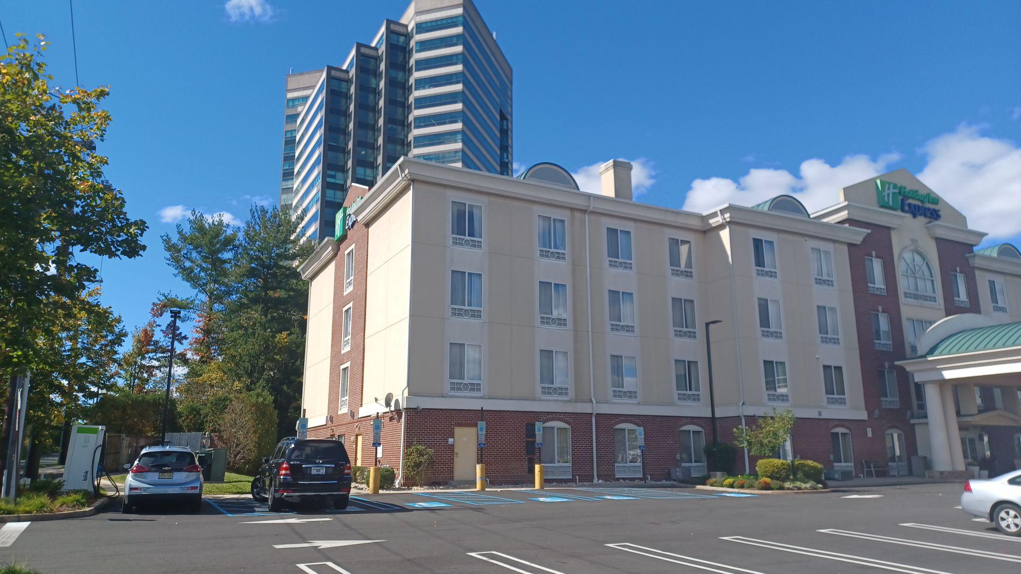 Holiday Inn Express & Suites Tower Center East Brunswick, NJ EV Station