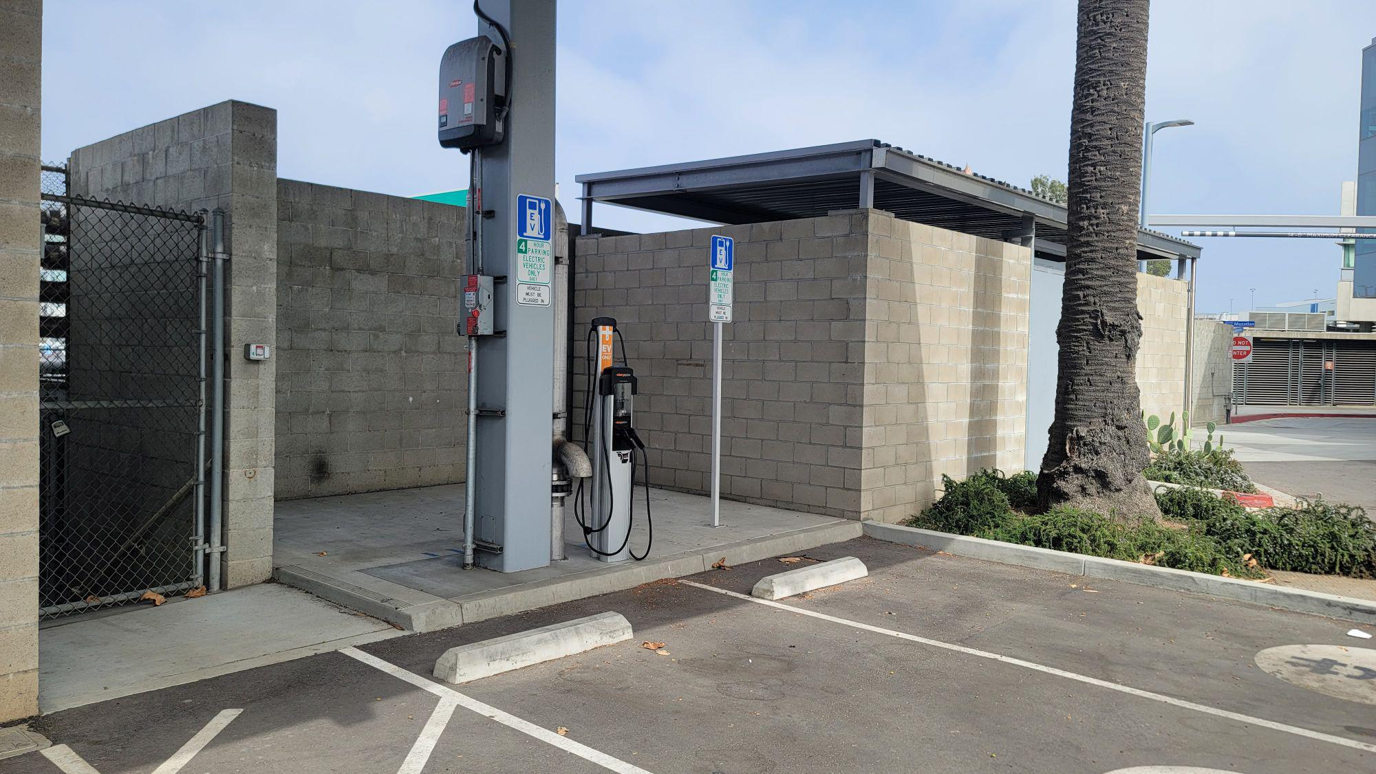 santa-monica-city-hall-north-santa-monica-ca-ev-station