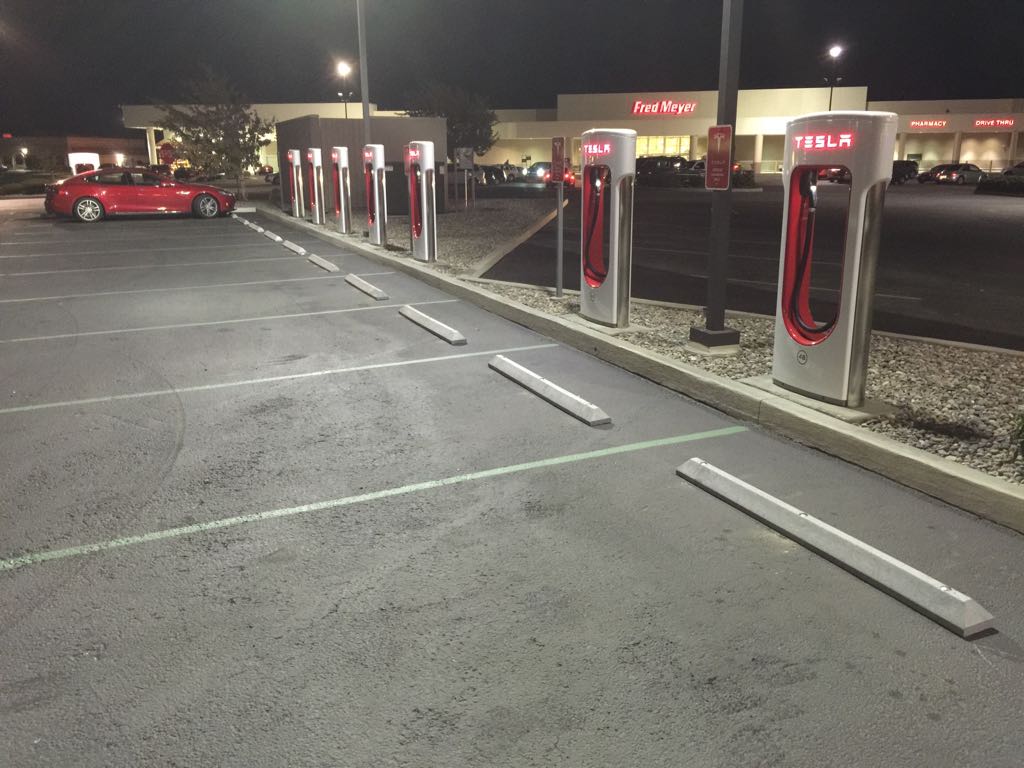 Fred Meyer (1) Kennewick, WA EV Station