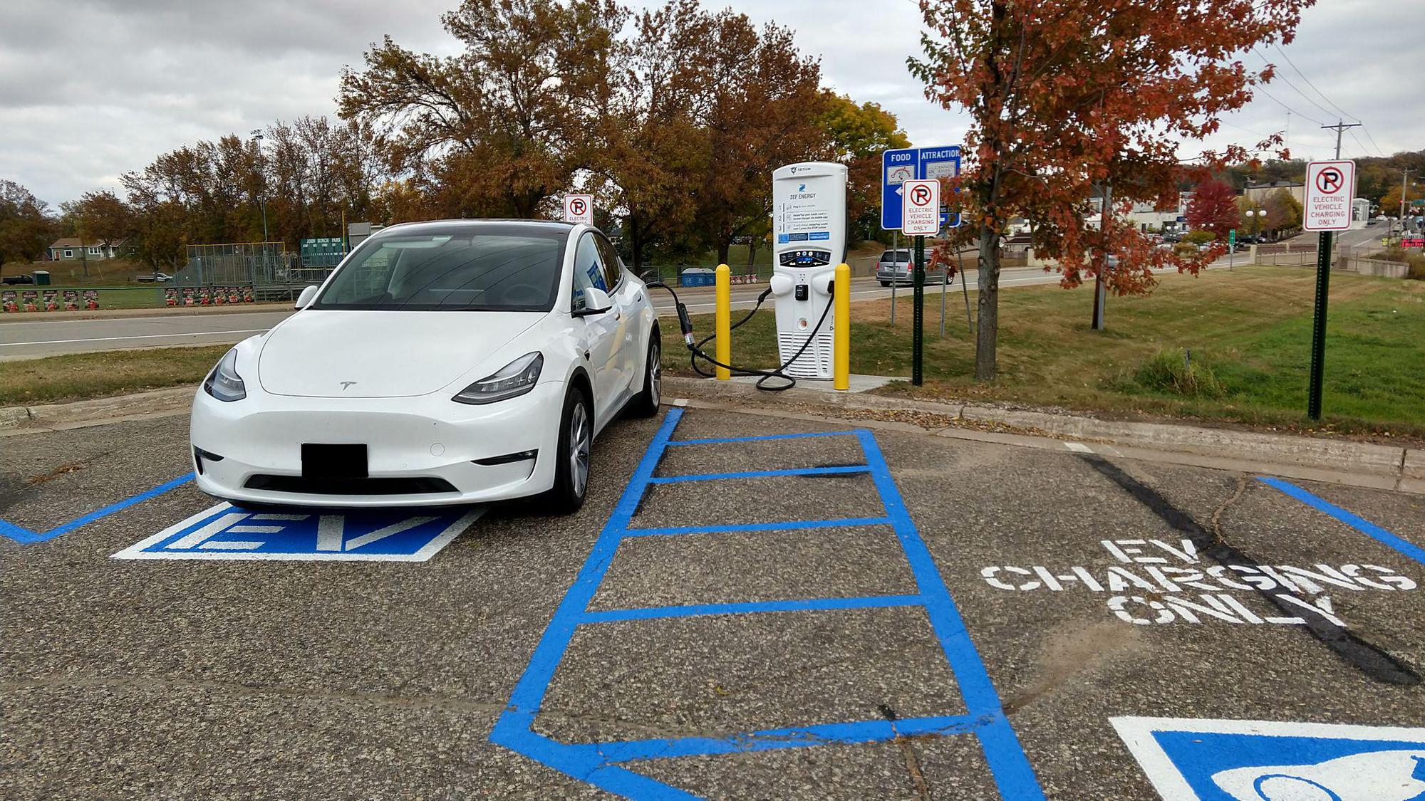 Cannon Falls Public Parking Lot Cannon Falls, MN EV Station