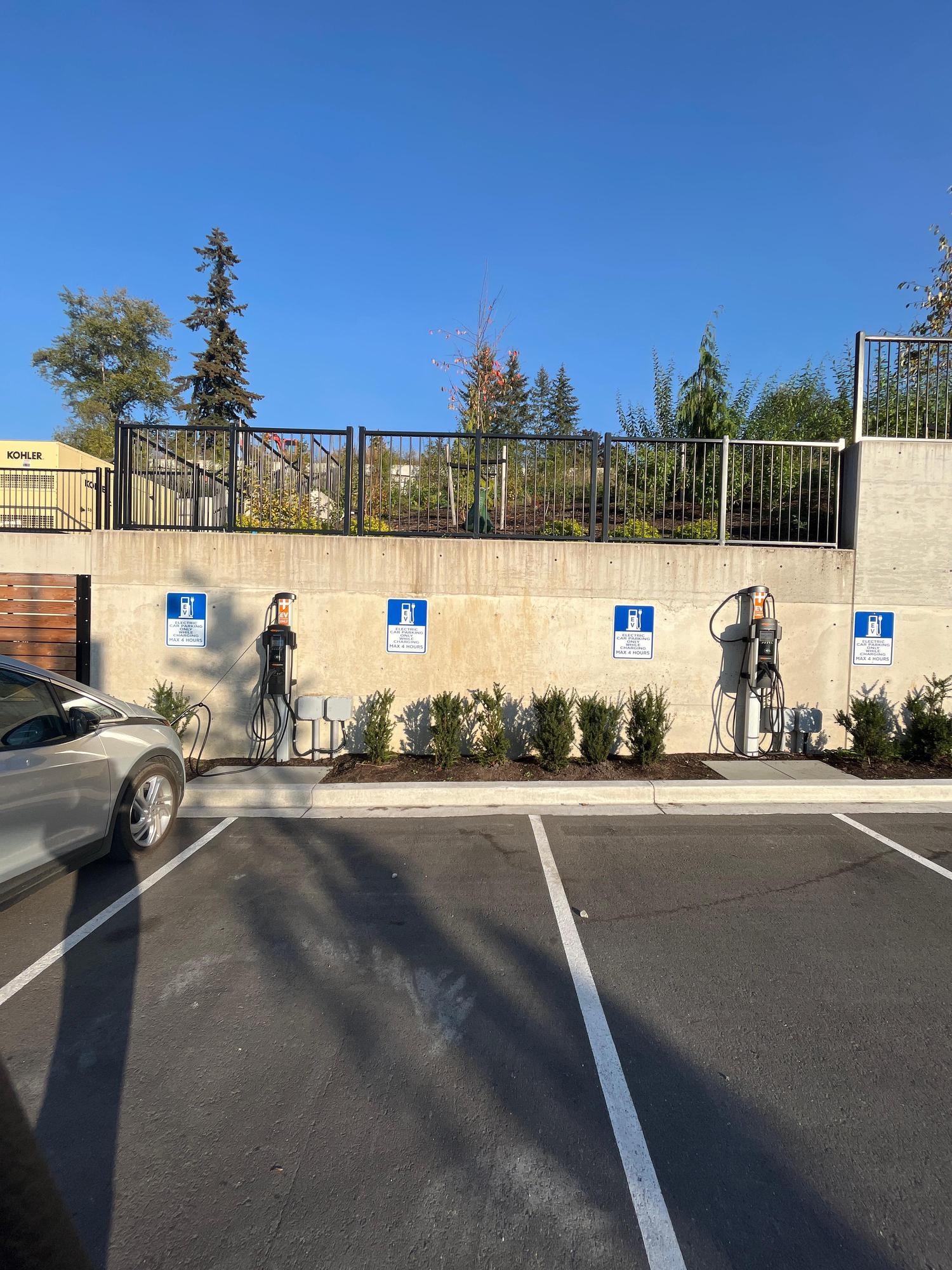 Albion Community Centre Maple Ridge, BC EV Station