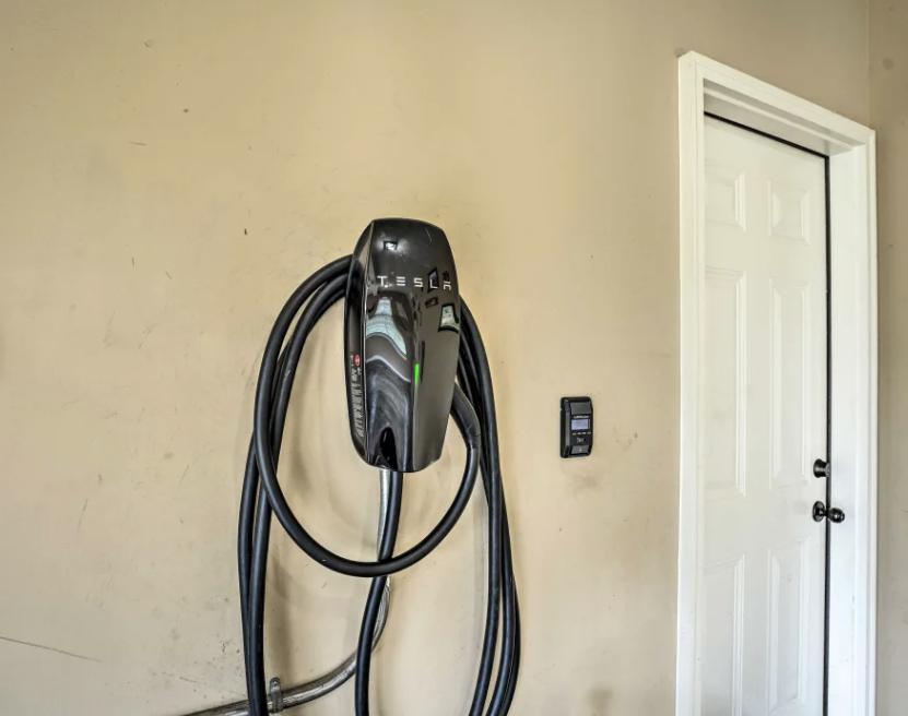 326 Harper St Vacation Rental Atoka, TN EV Station