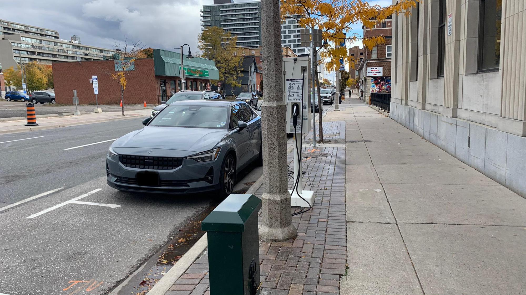 Simcoe St N & Bond St E Parking Oshawa, ON EV Station