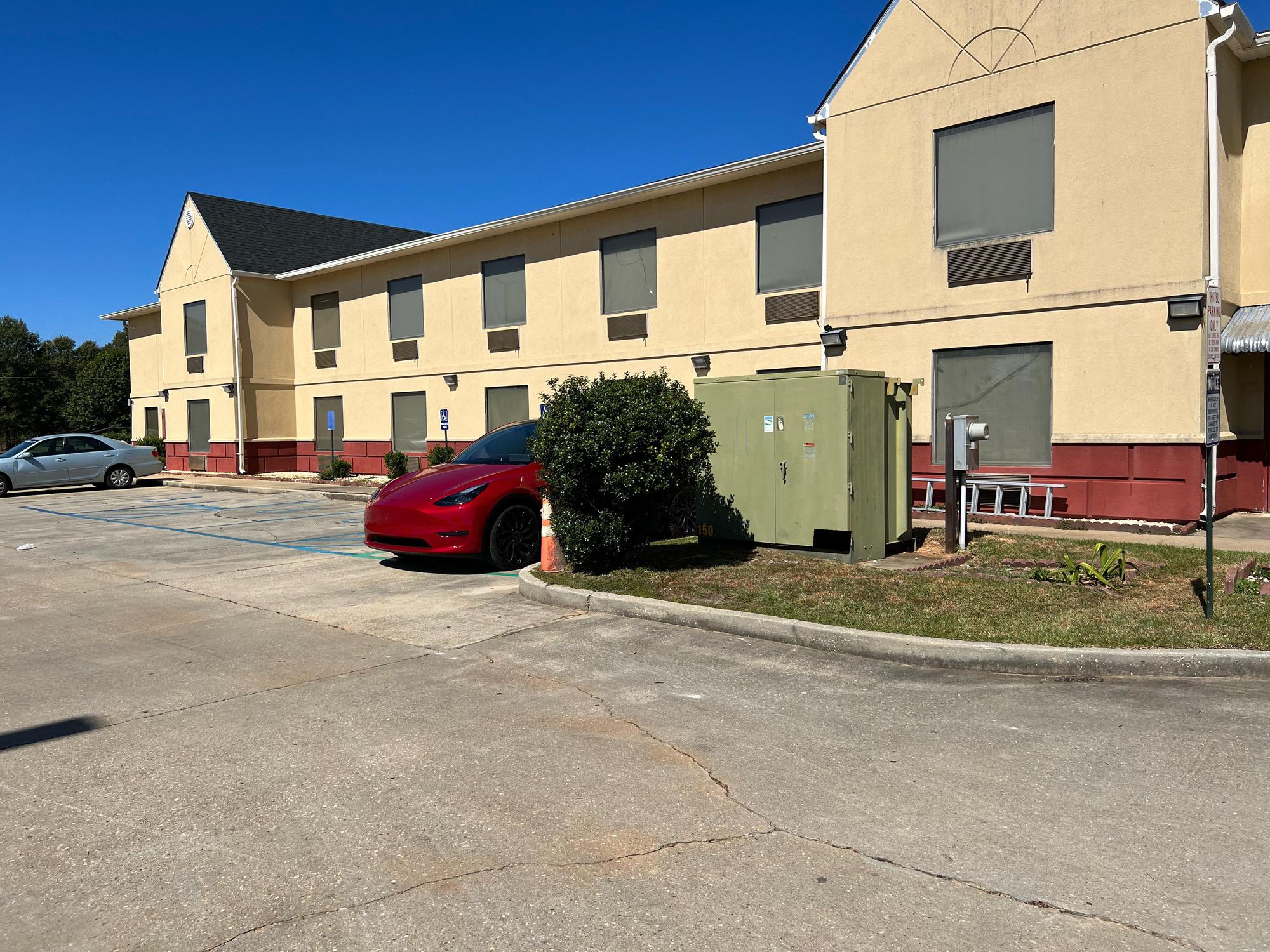 Quality Inn & Suites Monroeville Monroeville, AL EV Station