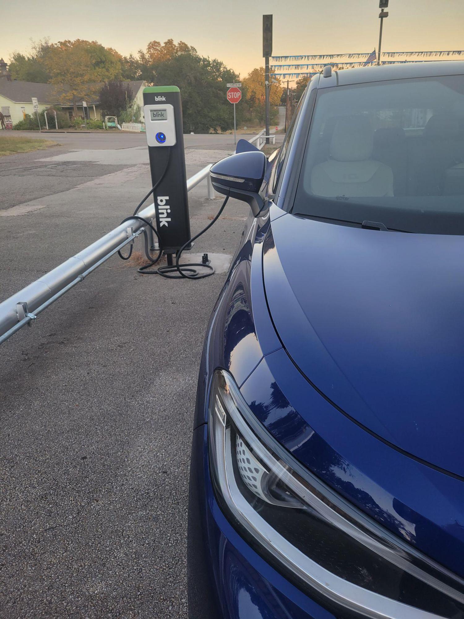 Lade Ford Frankston, TX EV Station