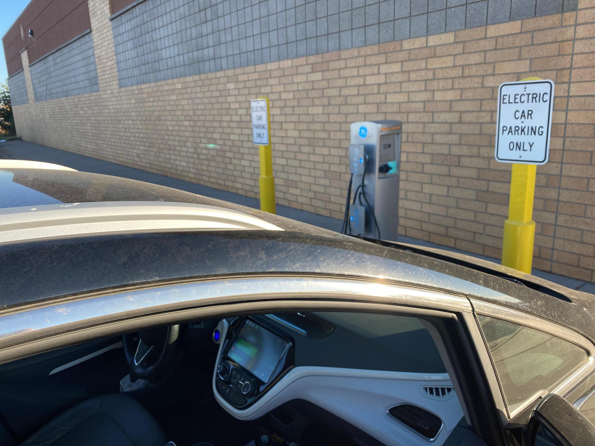 Goodwill Forest Lake Forest Lake, MN EV Station