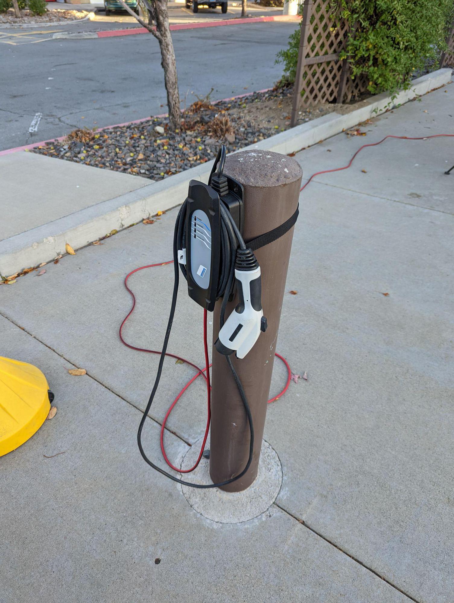 Einstein Bros Bagels Reno, NV EV Station