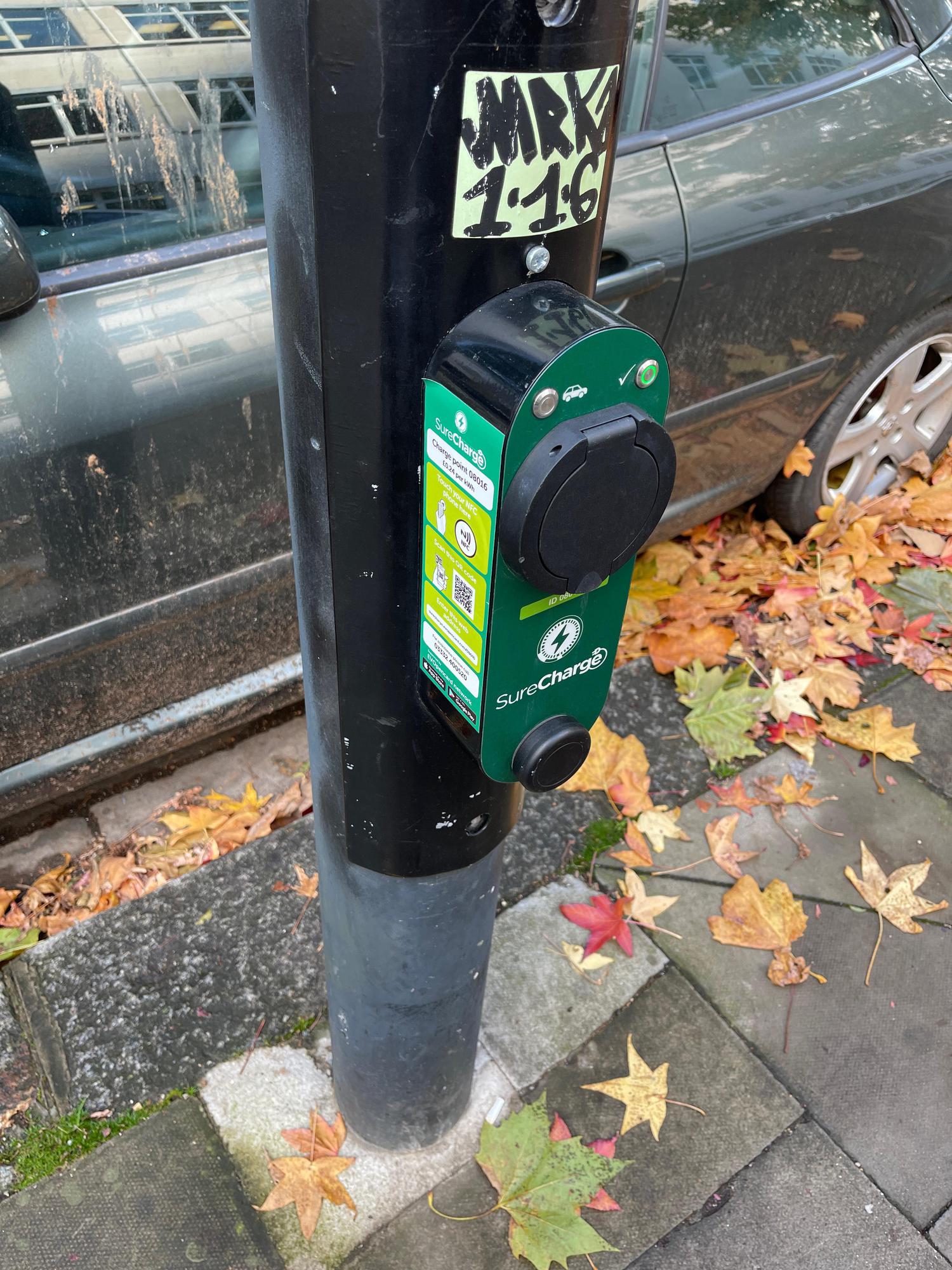 Hammersmith Grove Parking 39 Hammersmith Grove, London W6 0NE, UK