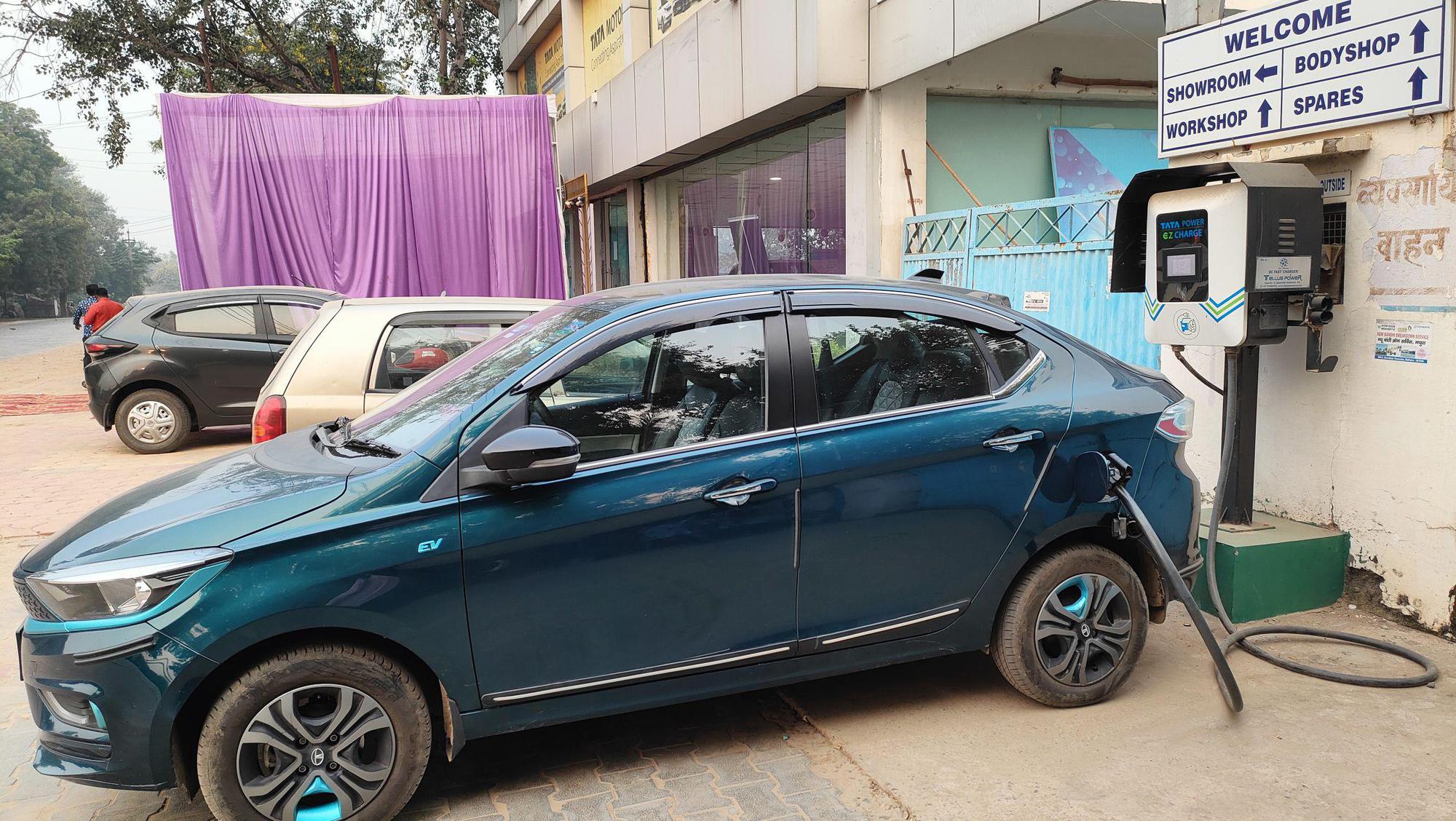 Mathura Tata Motors Nawal Mathura UP EV Station mitsubishi-heavy-industries-ac-thik-se-cooling-nahi-kar-raha-hai-kaise