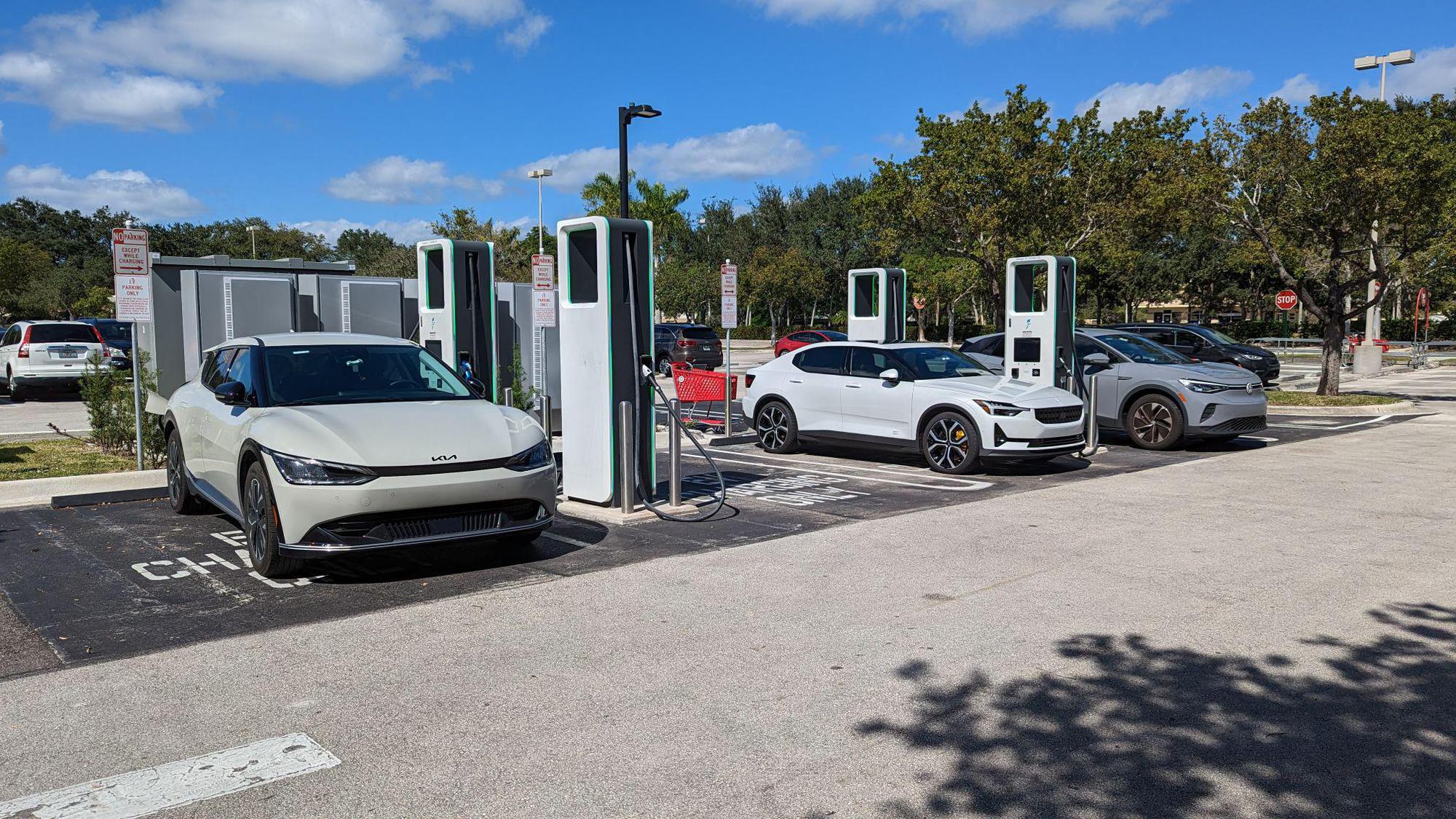 North Springs Plaza Target Coral Springs, FL EV Station