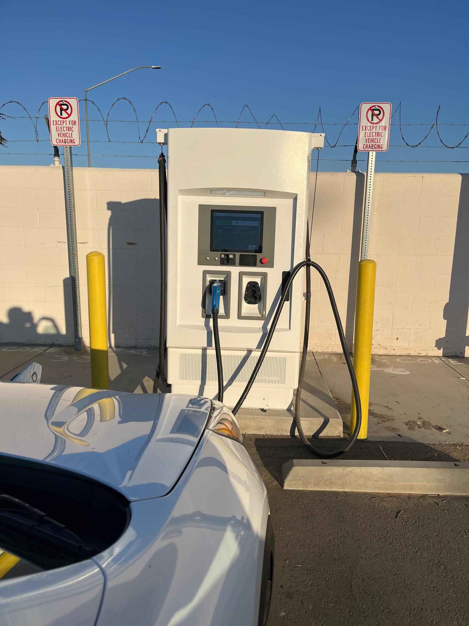 Kettleman City Maintenance Station Kettleman City, CA EV Station