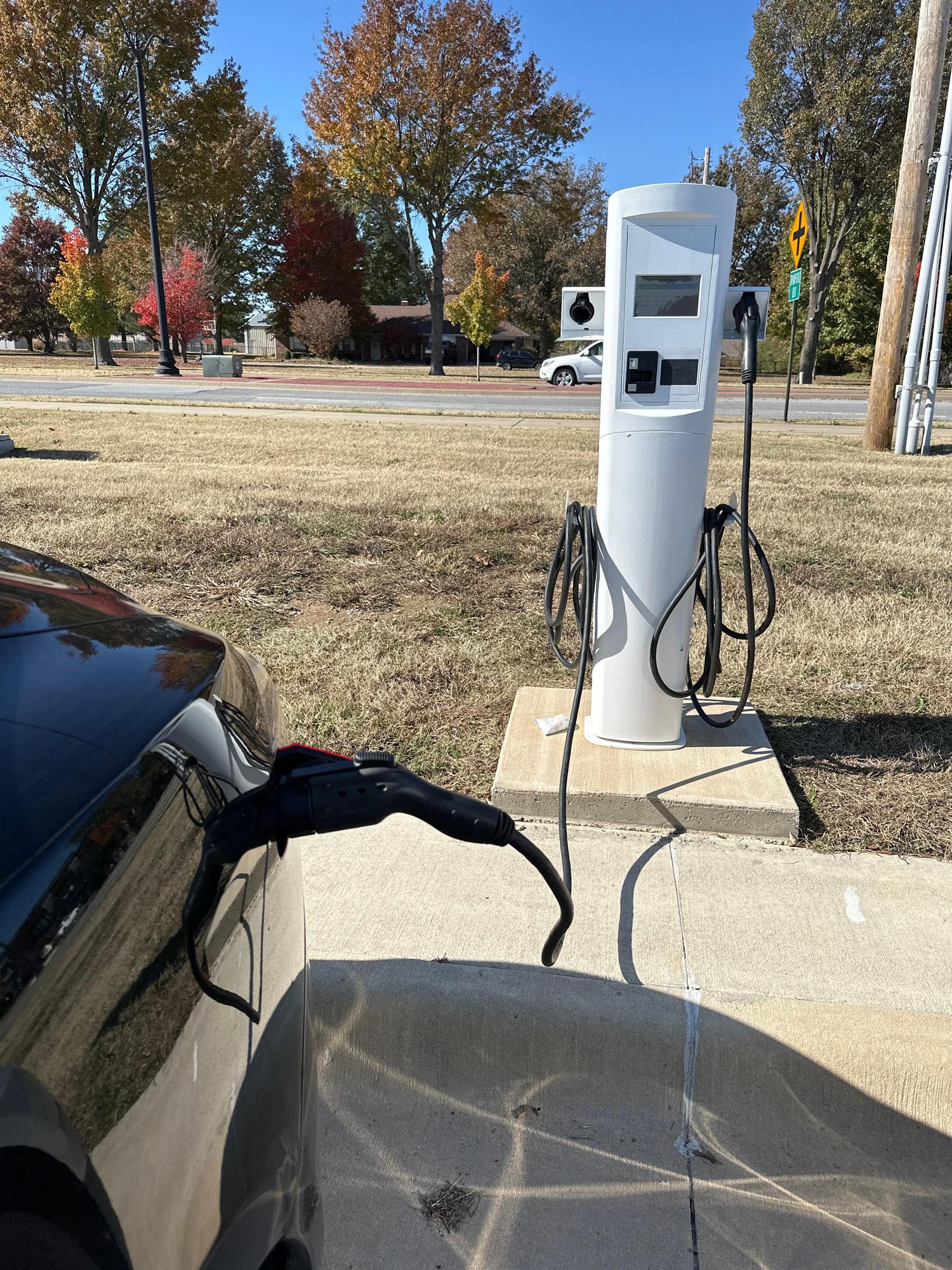 Bentonville Airport (1) Bentonville, AR EV Station