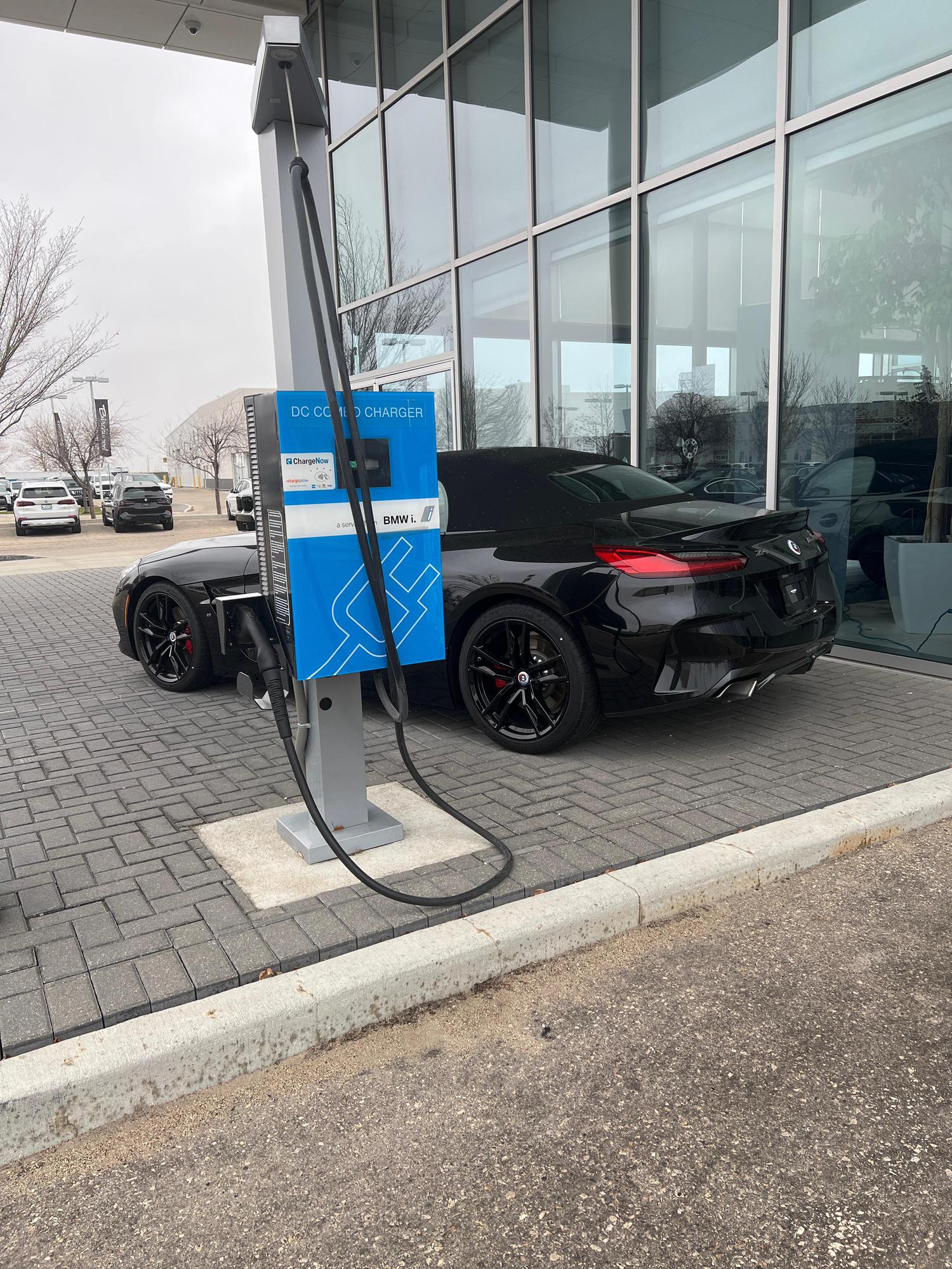 Birchwood BMW - Service | Winnipeg, MB | EV Station