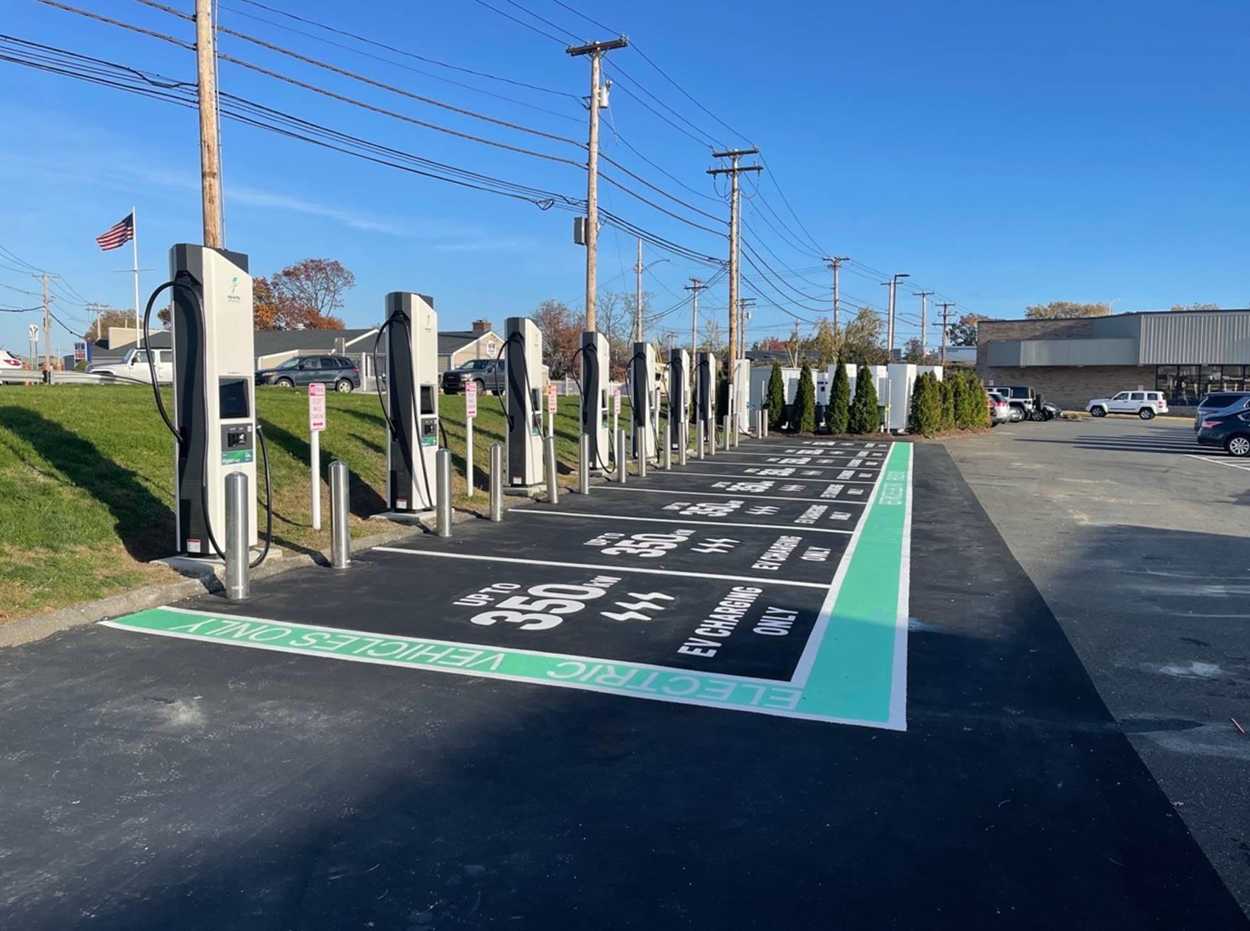 Stratford Square Stratford, CT EV Station