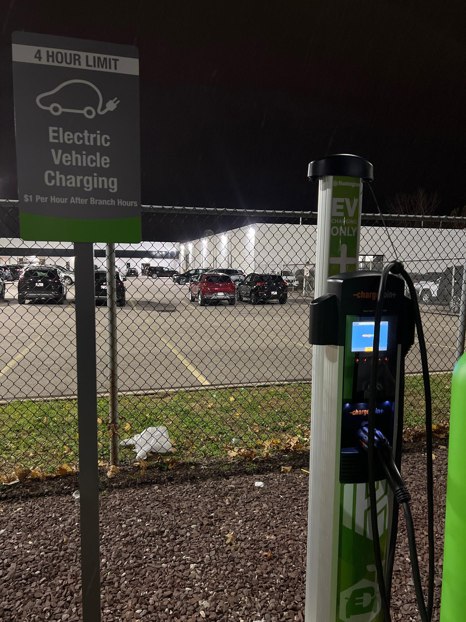 Huntington Bank Strongsville, OH EV Station