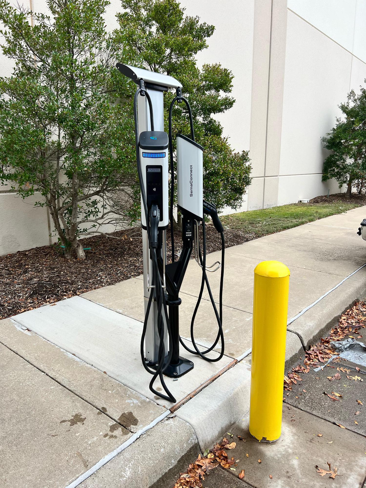 The Container Store Corporate Office Coppell, TX EV Station