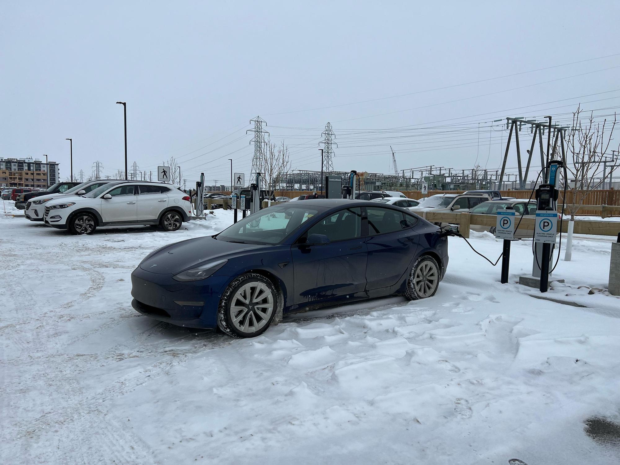 Courtview Landing Broadview Properties Ltd. Winnipeg, MB EV Station