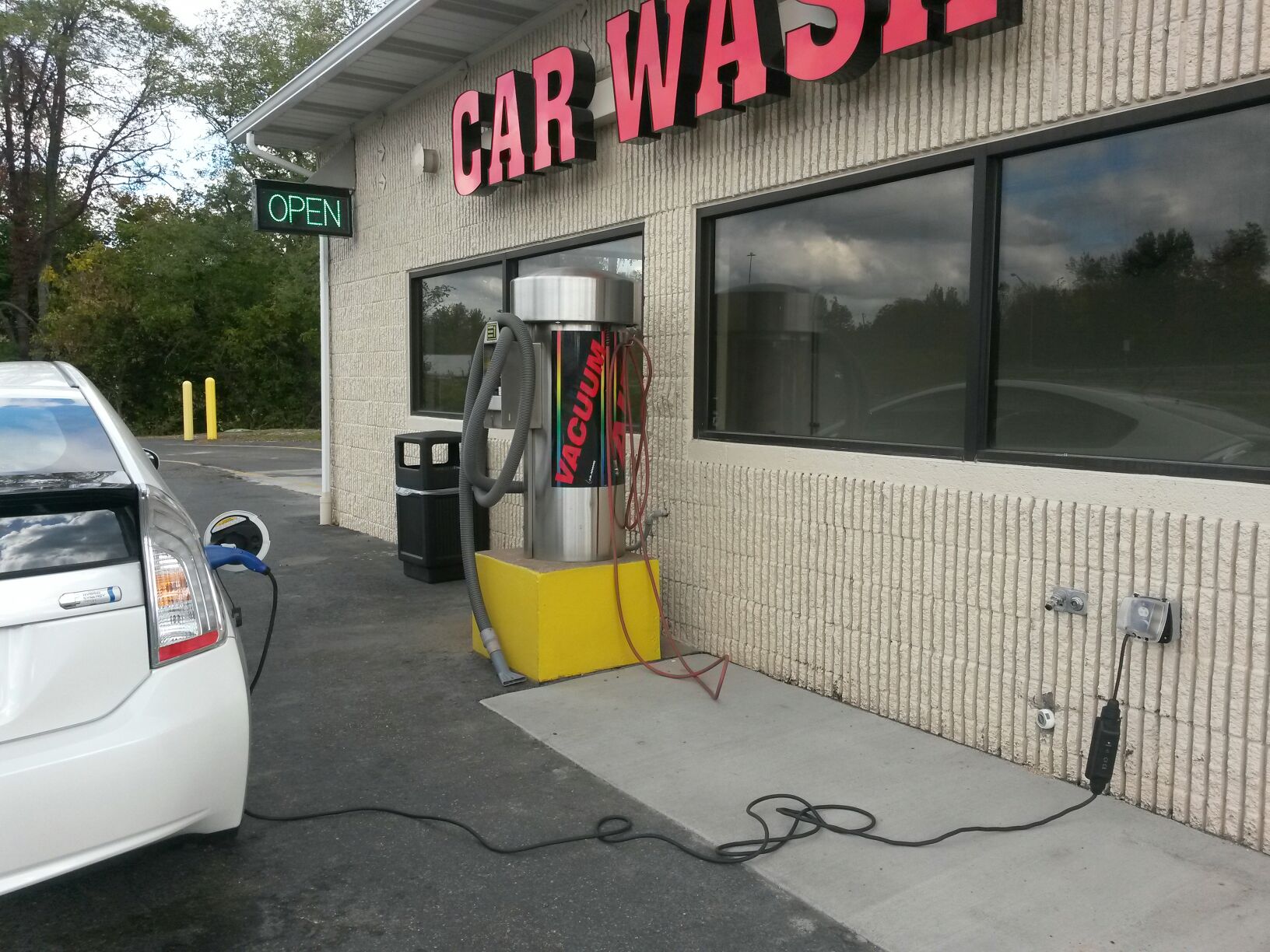 Marathon Gas Triadelphia, WV EV Station