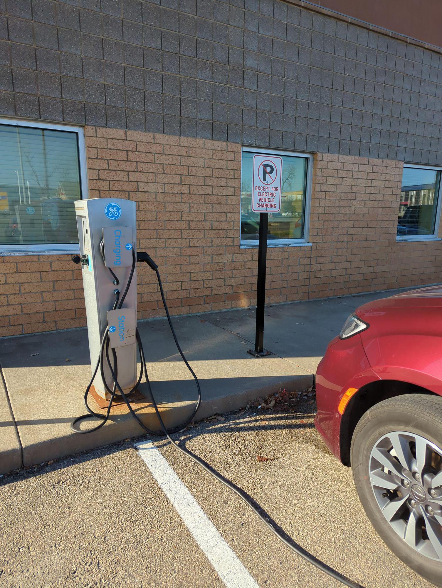 Goodwill 19 ST NW Rochester MN EV Station goodwill-19-st-nw-rochester-mn-ev-station