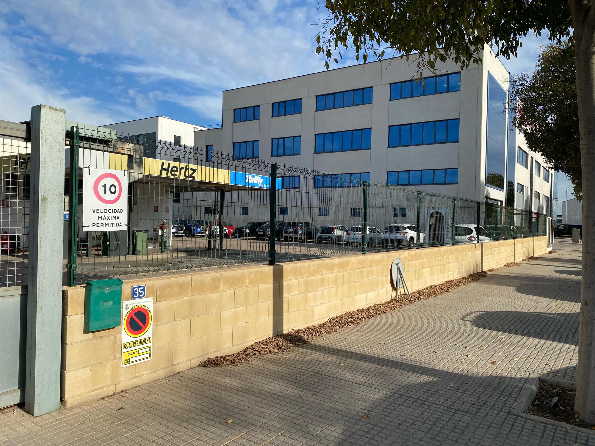 Parking Hertz Palma, IB EV Station