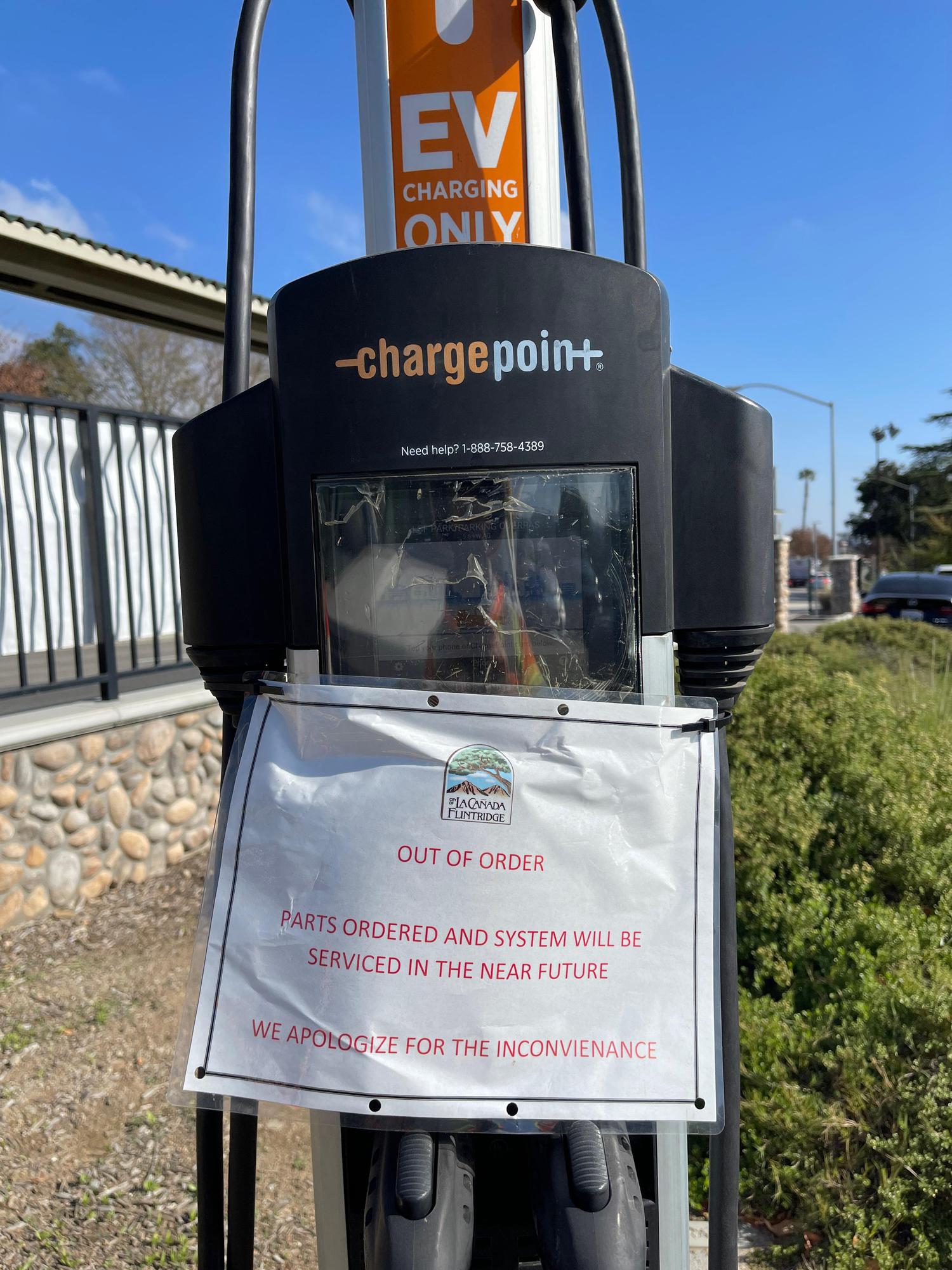 Memorial Park Park & Ride Lot La Cañada Flintridge, CA EV Station