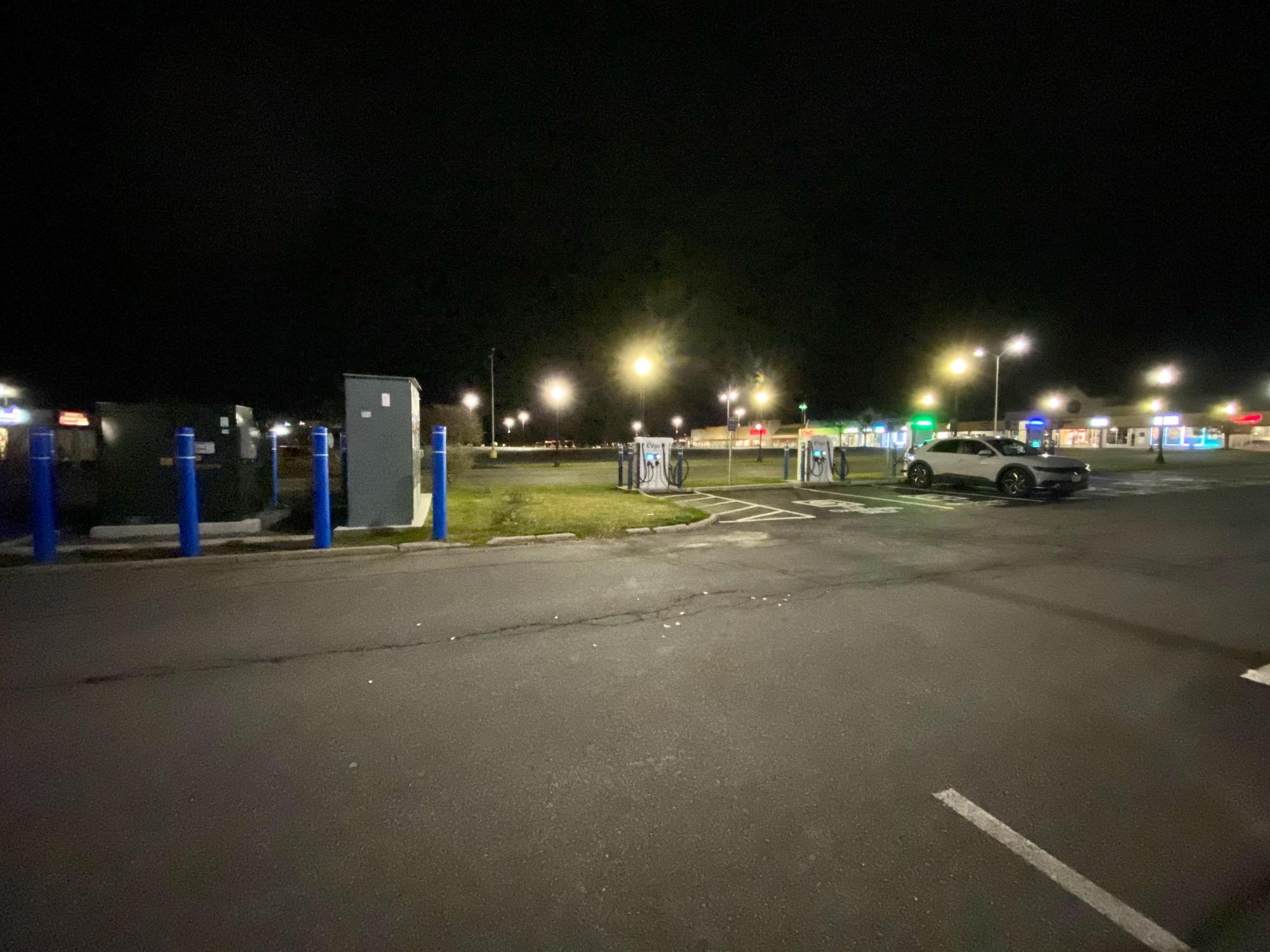 Hannaford Plaza East Greenbush East Greenbush, NY EV Station