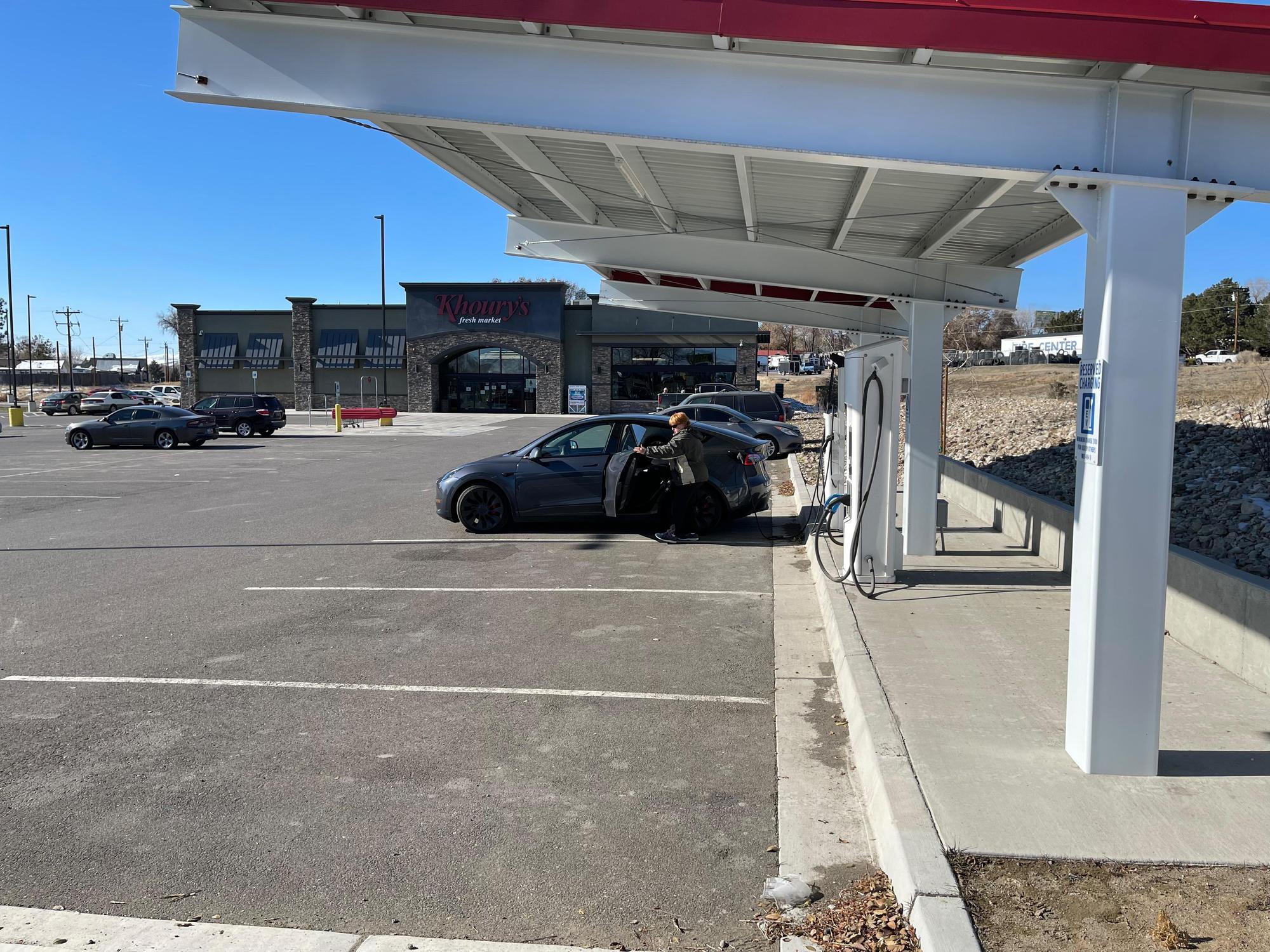Khoury's Fresh Market Shell Recharge Carlin, NV EV Station