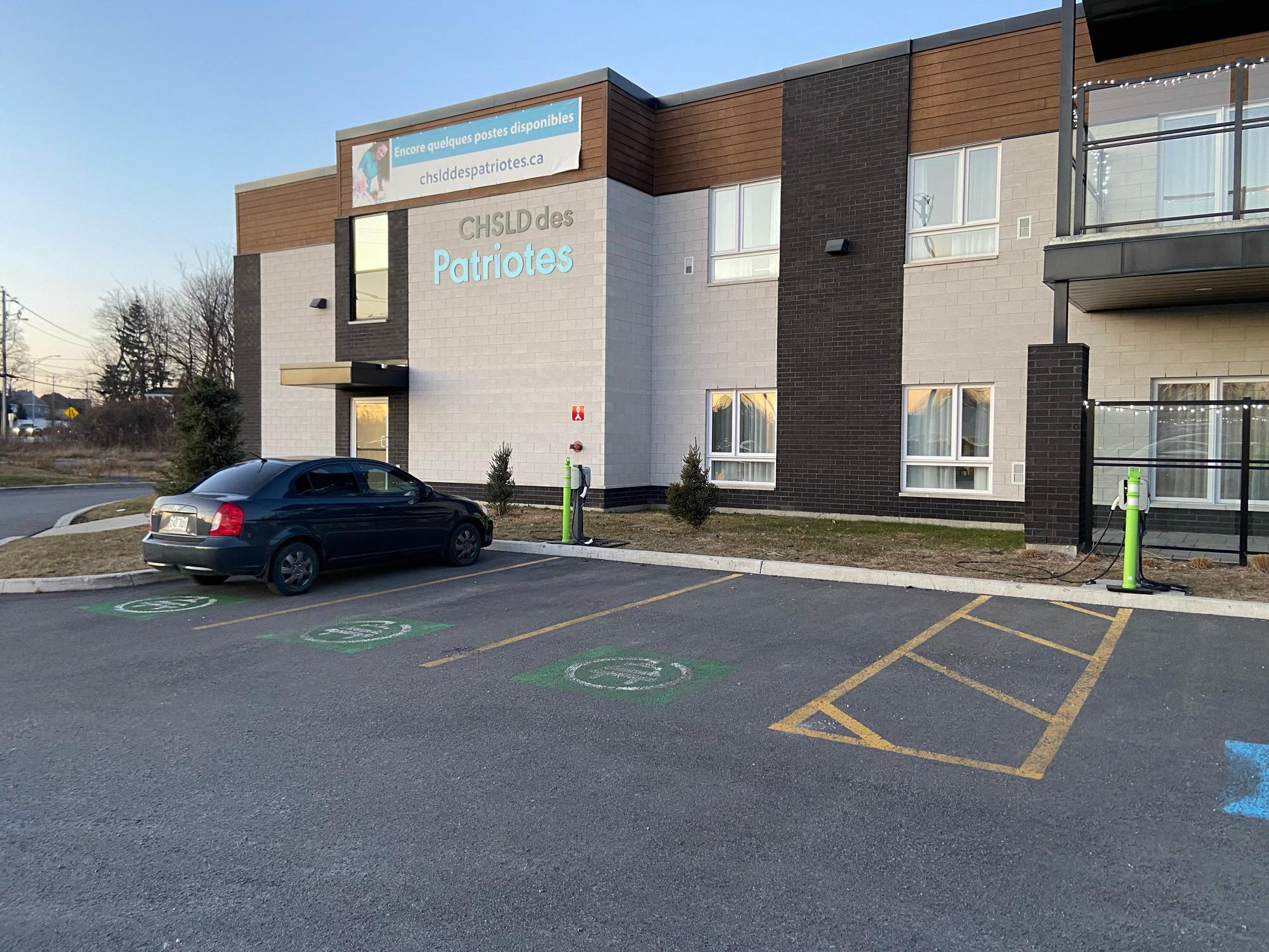 CHSLD Des Patriotes SaintEustache, QC EV Station