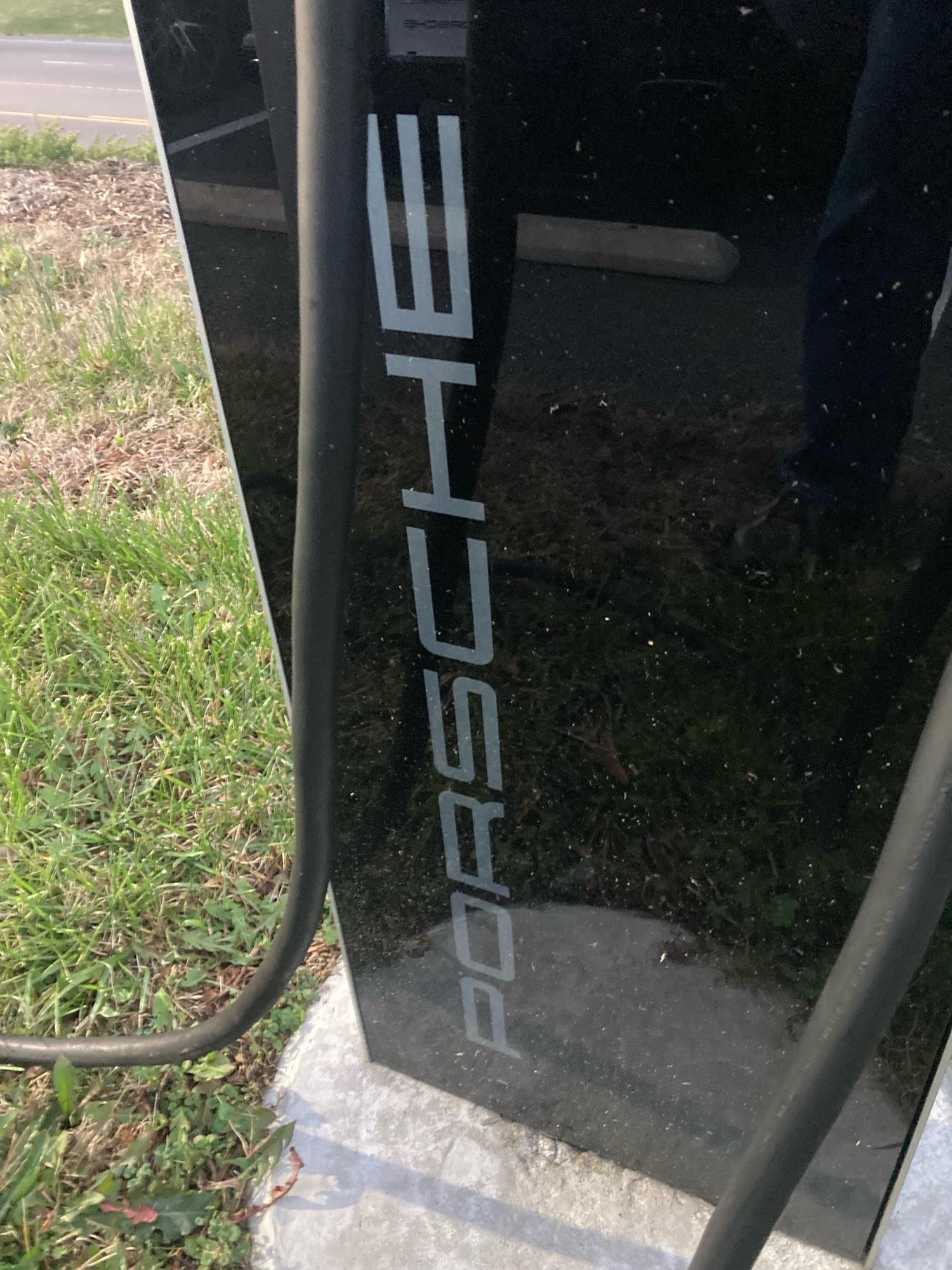 Paramount Volvo of Hickory Hickory, NC EV Station