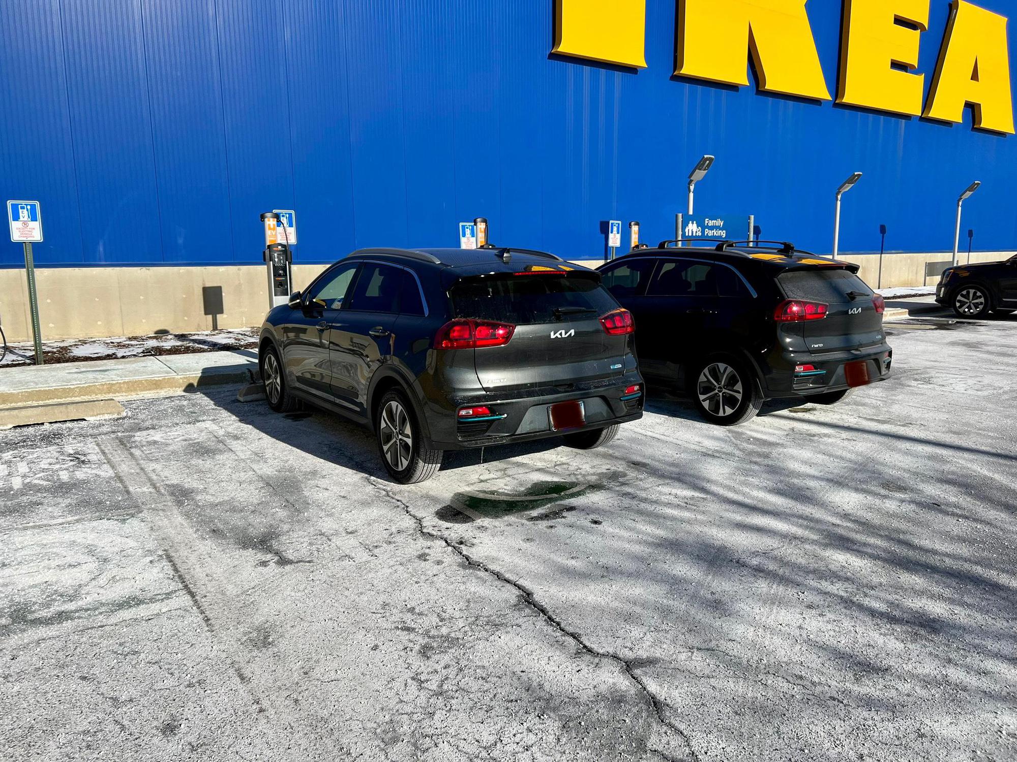 IKEA Bolingbrook Bolingbrook, IL EV Station