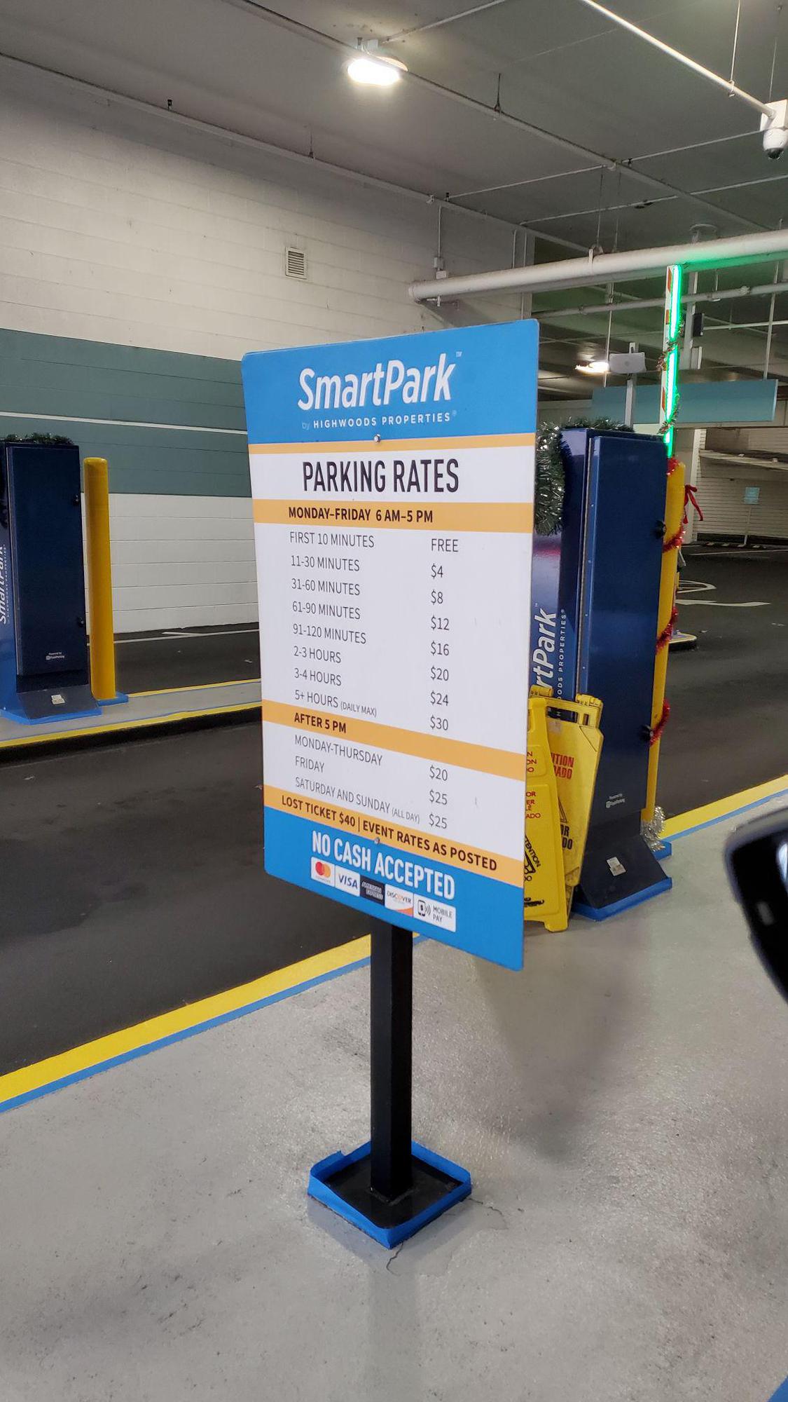 Pinnacle Parking Garage Nashville, TN EV Station