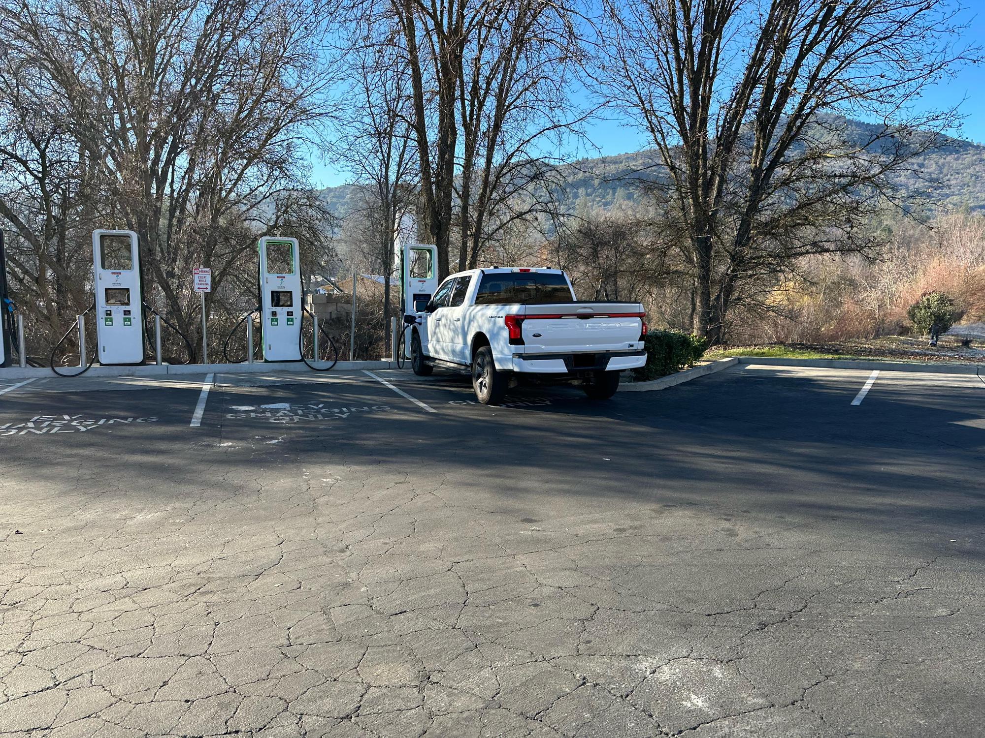 Central Valley Bank Oakhurst, CA EV Station