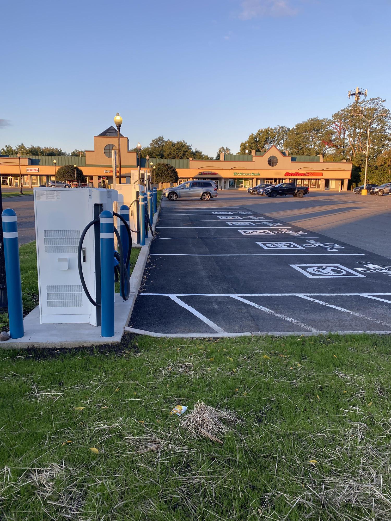 Hannaford Plaza East Greenbush East Greenbush, NY EV Station