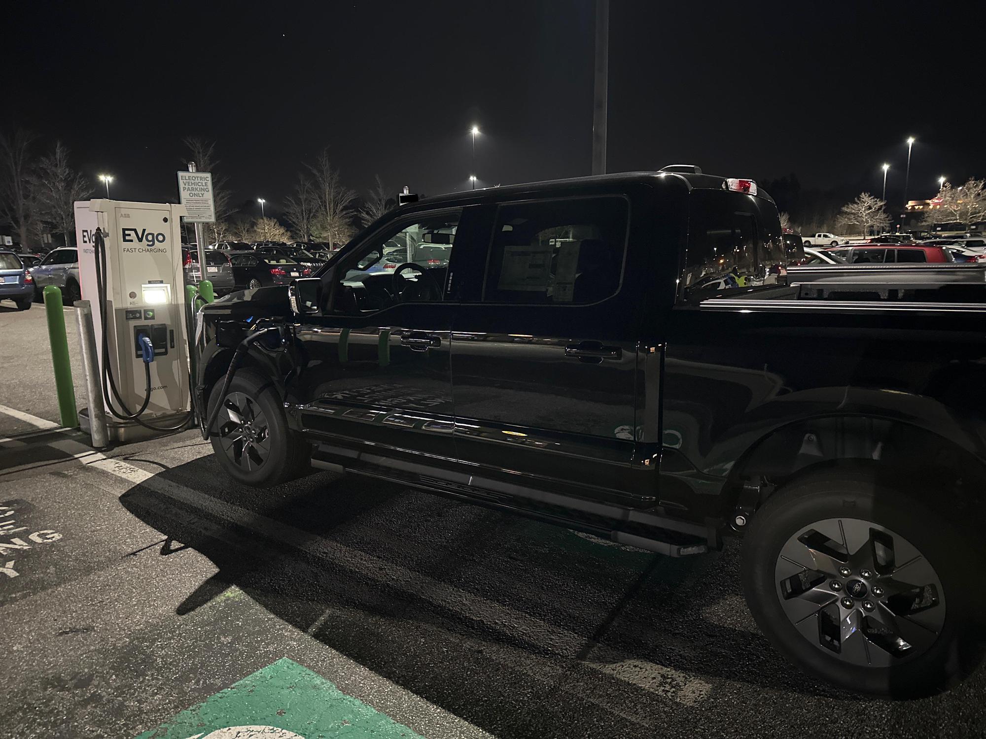 Pheasant Lane Mall JCPenney Nashua, NH EV Station