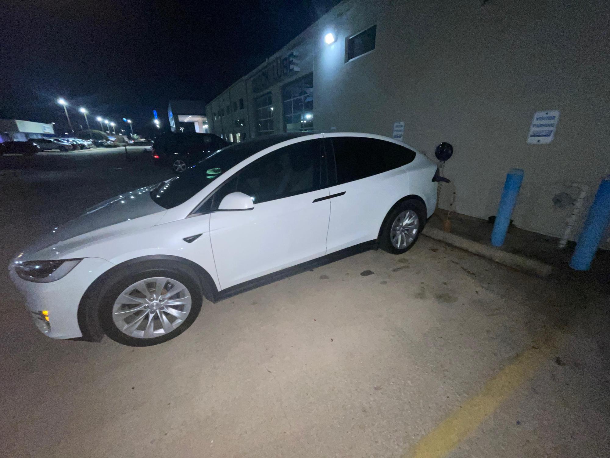 Lynn Smith Chevrolet Burleson, TX EV Station