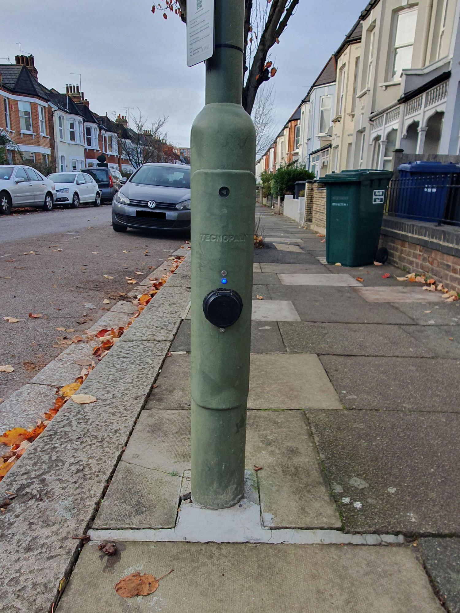 90 Huntingdon Road Parking 90 Huntingdon Road, London, N2 9DT, GBR EV Station