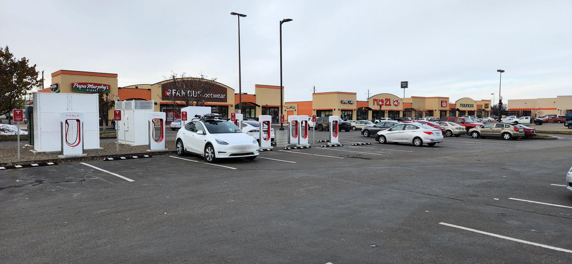 Ontario Marketplace Ontario, OR EV Station