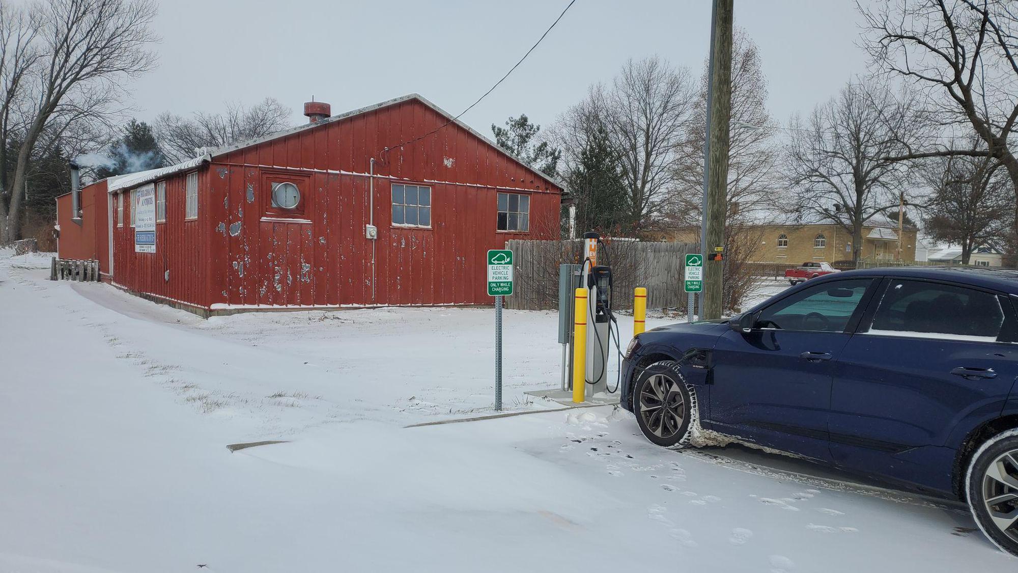 Huntingburg City Hall Huntingburg, IN EV Station