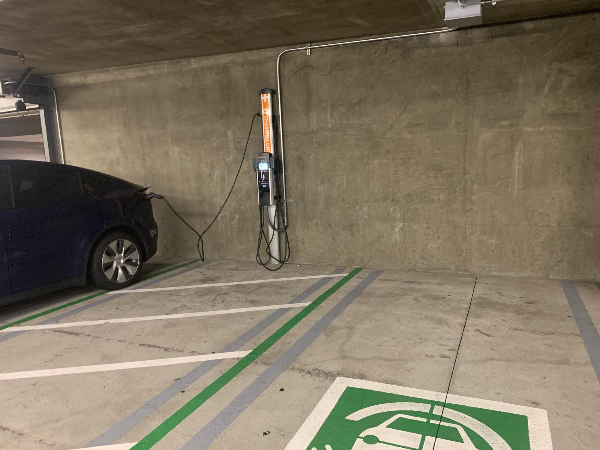 STADIUM LOFTS EV CHARGER 01 Anaheim, CA EV Station