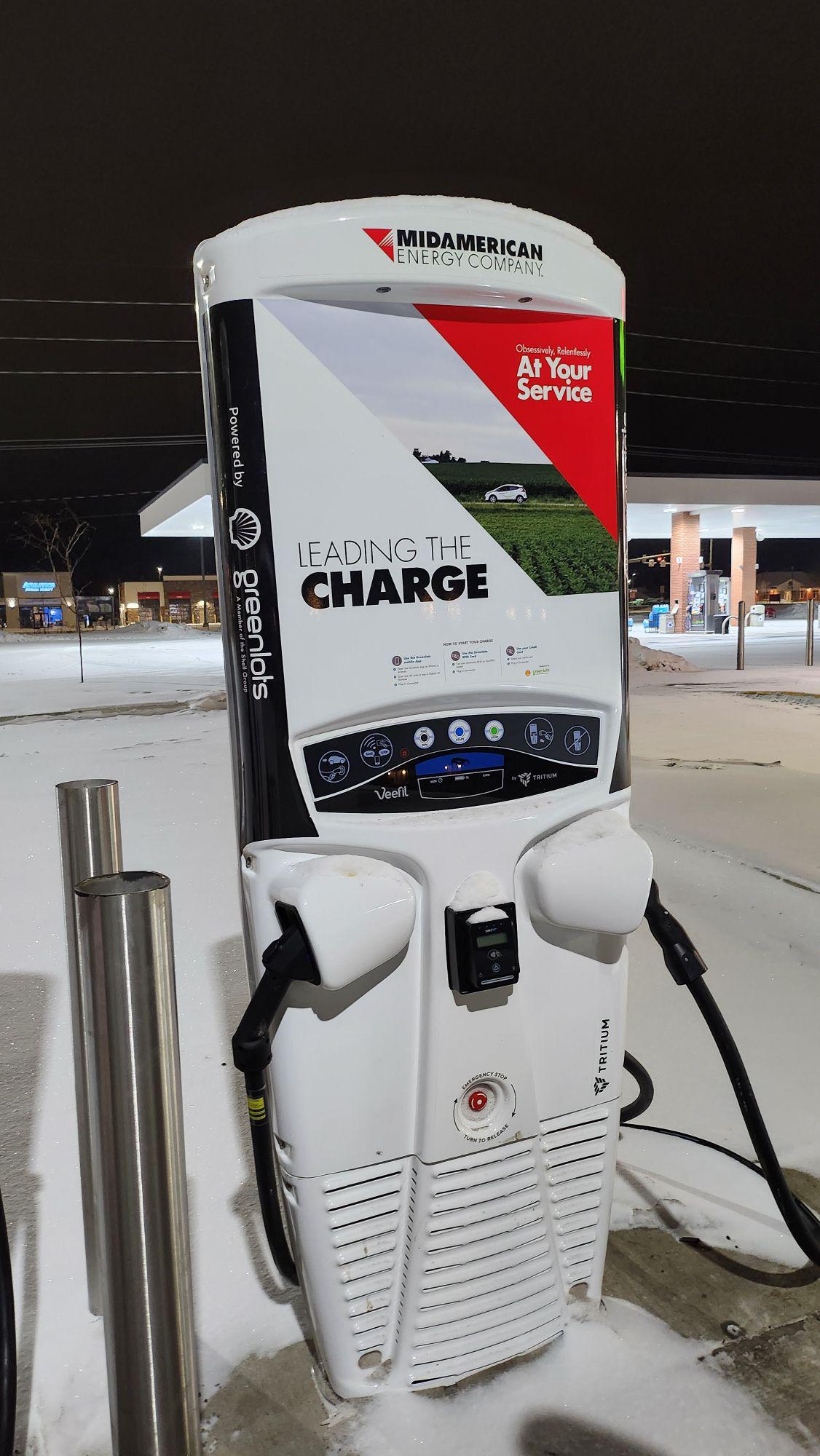 HyVee Fast & Fresh Waukee, IA EV Station