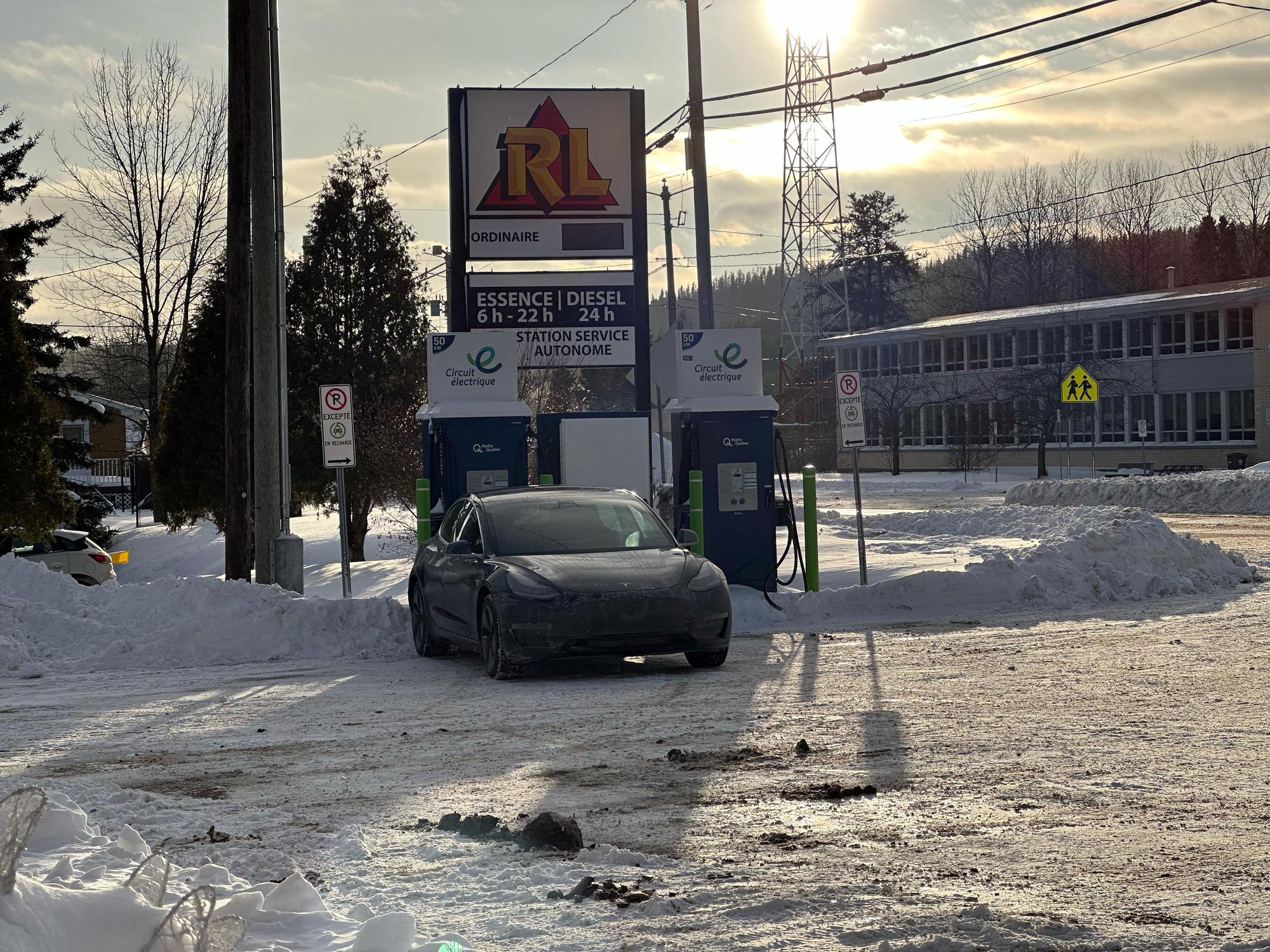 RL Énergies FerlandetBoilleau, QC EV Station