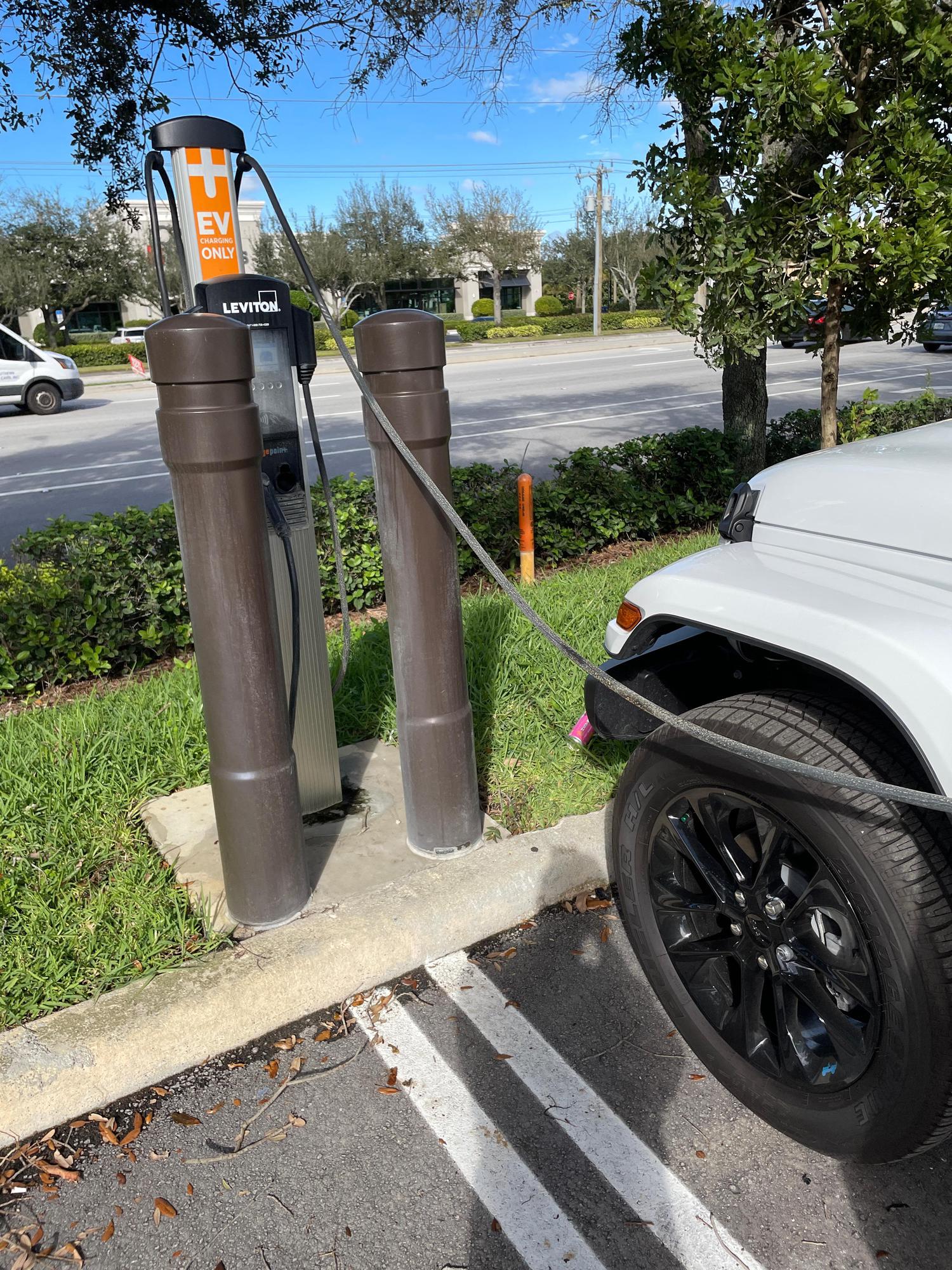 AutoZone Auto Parts Boynton Beach, FL EV Station
