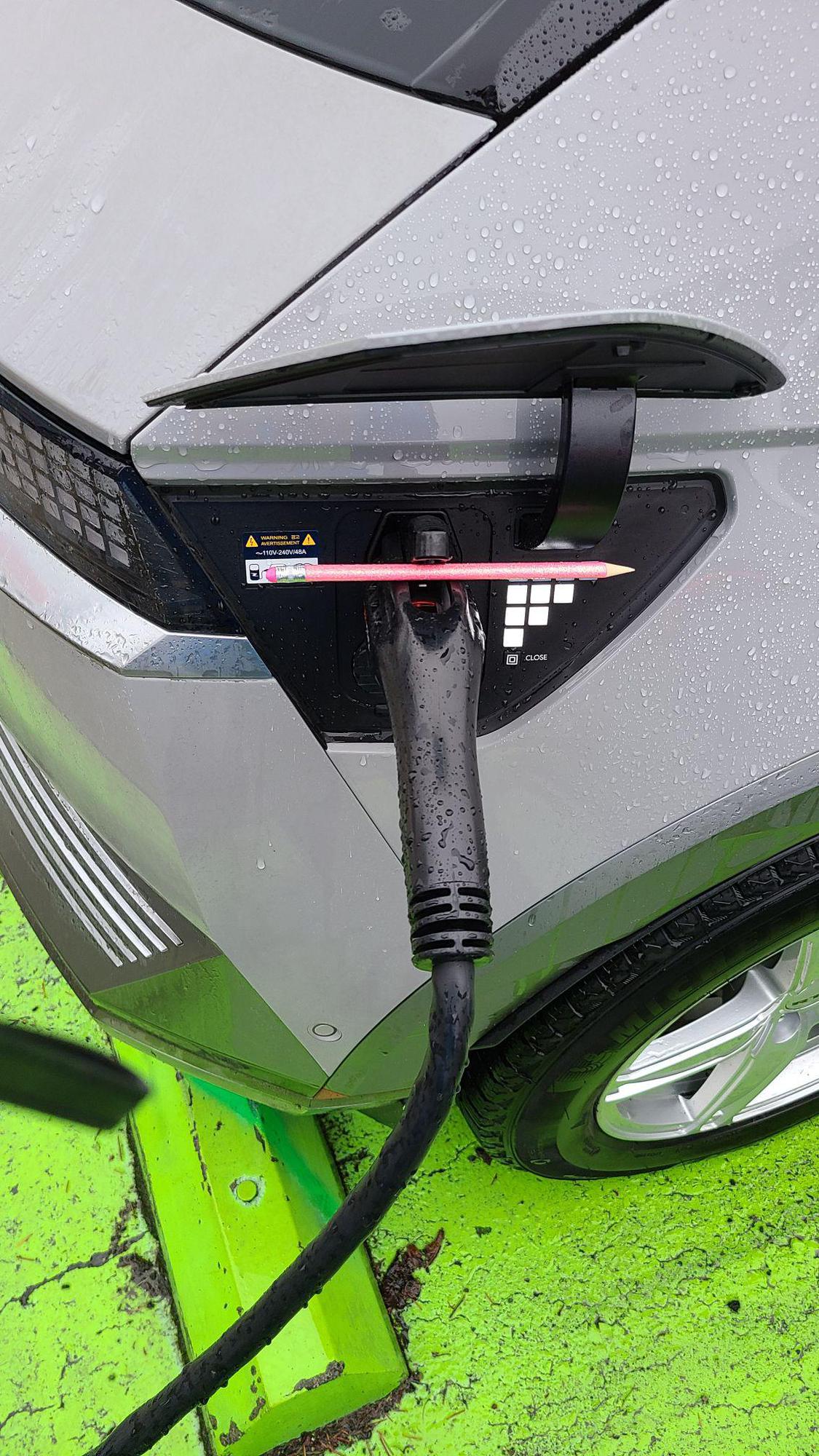 Woodgrove Centre Toys"R"Us Nanaimo, BC EV Station