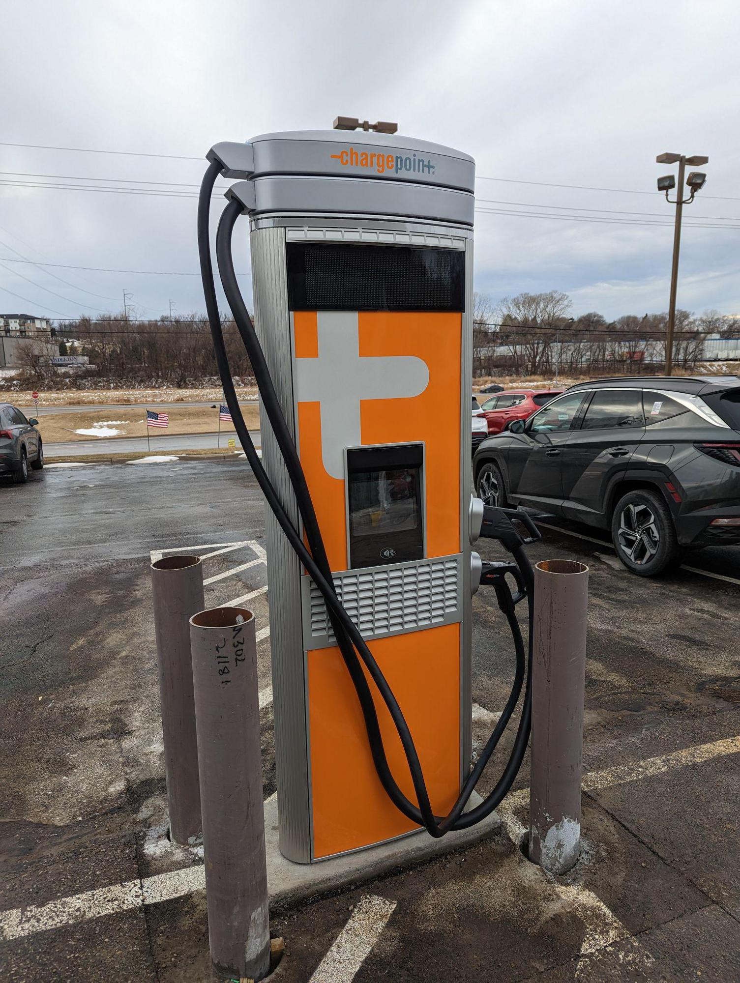 Beardmore Hyundai Bellevue, NE EV Station