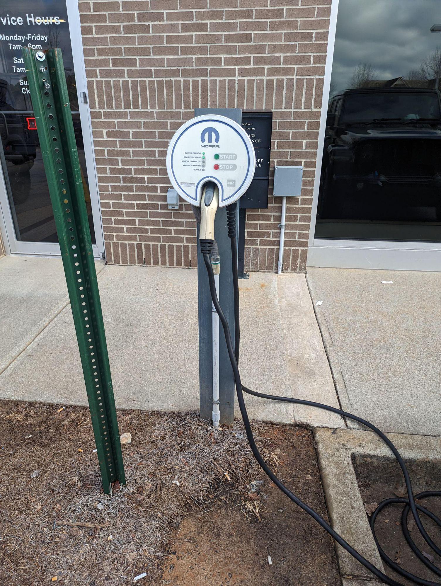 Newnan Peachtree Chrysler Dodge Jeep Ram Newnan, GA EV Station